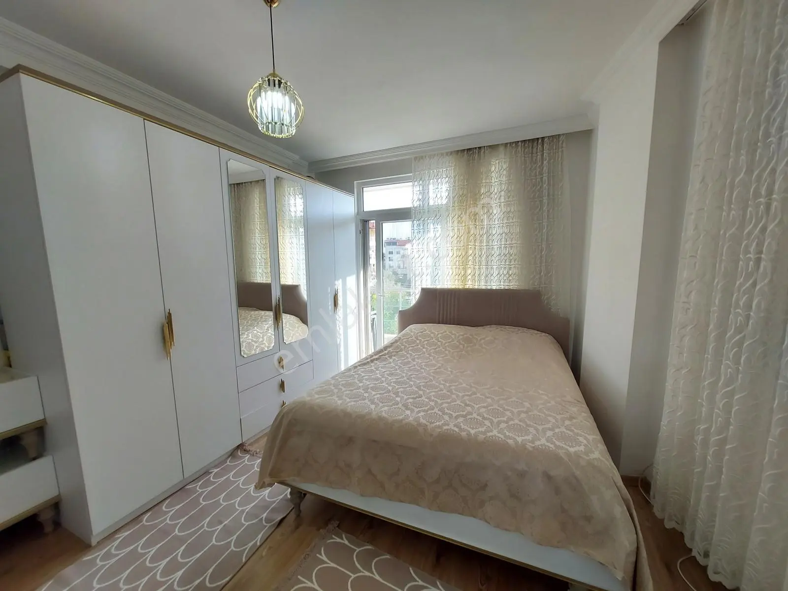 Sarılar Merkezde Dükkan Üstü 3+1 Masrafsız Geniş Daire — fotoğraf 17