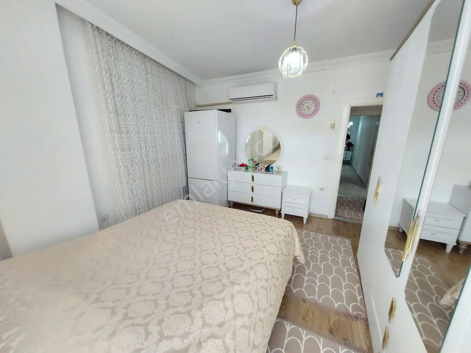 Sarılar Merkezde Dükkan Üstü 3+1 Masrafsız Geniş Daire — fotoğraf 18