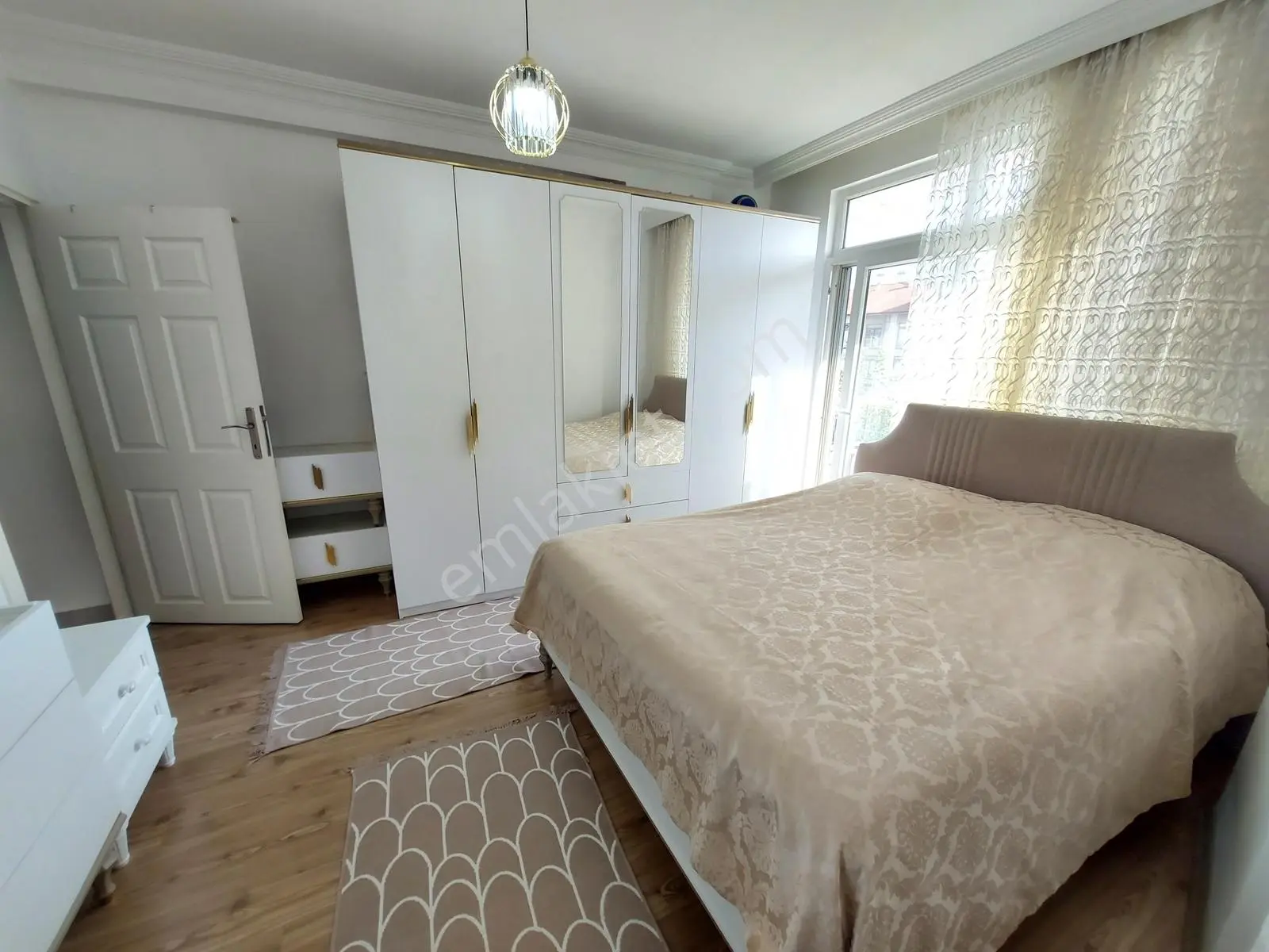 Sarılar Merkezde Dükkan Üstü 3+1 Masrafsız Geniş Daire — fotoğraf 20