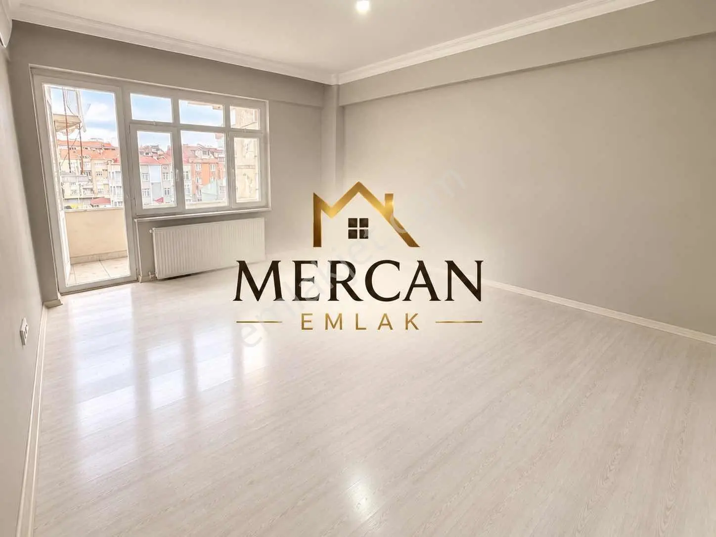 Mercan Emlak'Tan 100 M2 2+1 Masrafsız Çift Balkonlu Ara Kat