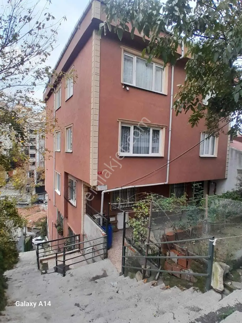 Eyüpte Gop Meydana Yakın Olan 2 + 1 Satılık Dairemiz