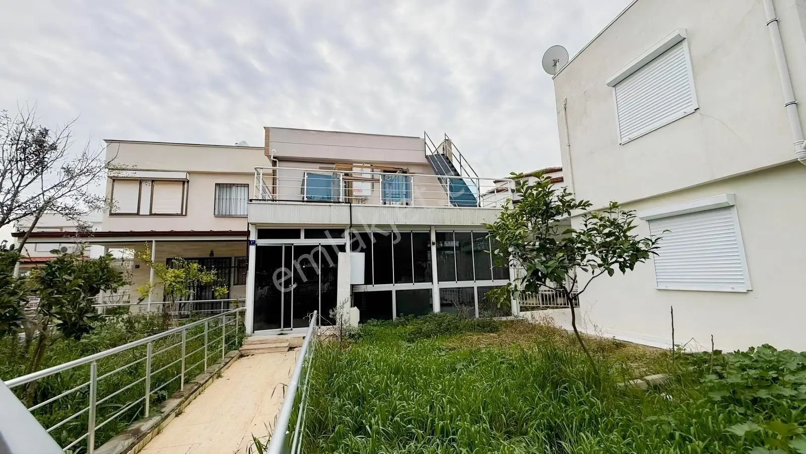 Avm Yakını Denize 400 Metre Satılık Yazlık