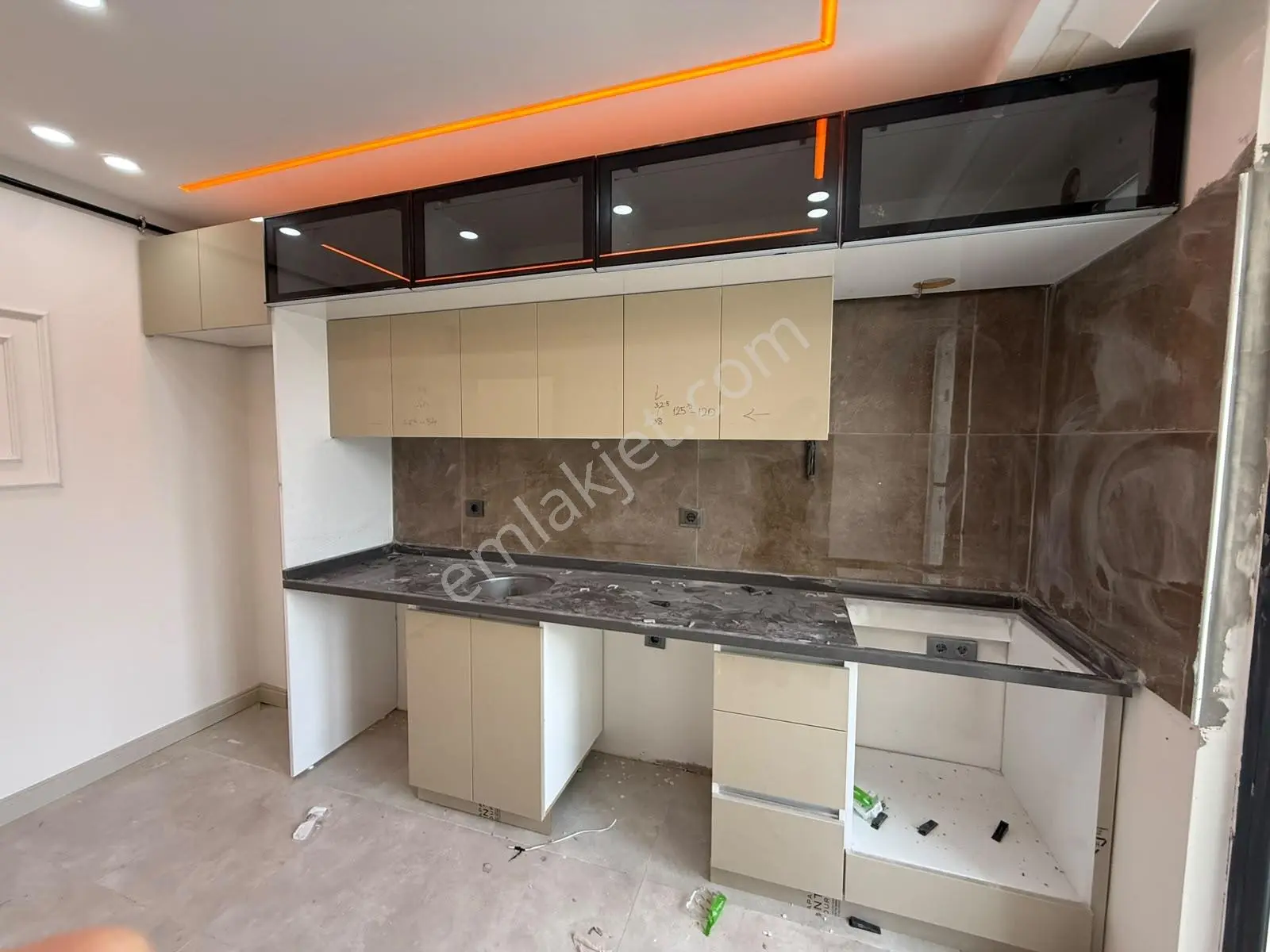 Güven'den Kapaklı'da Ebeveyn Banyolu Kapalı Otoparklı 3+1 Daire — fotoğraf 9