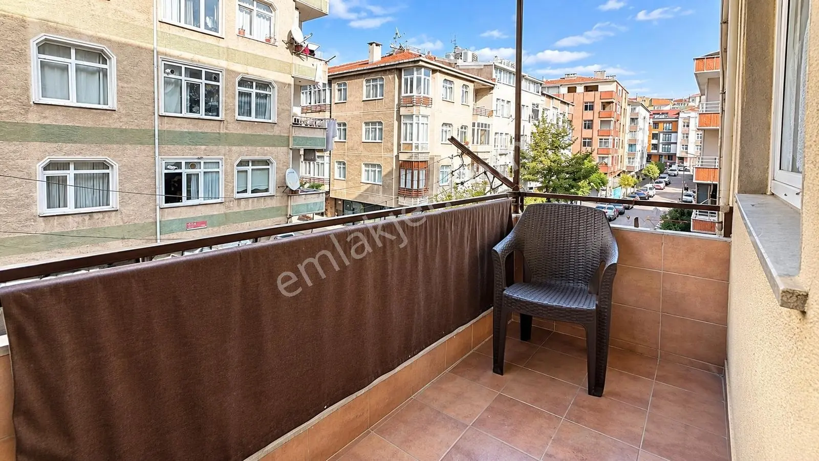 Tramvaya Yakın Site İçinde 2.kat Geniş Daire Arayana Özel 3+1 — fotoğraf 16