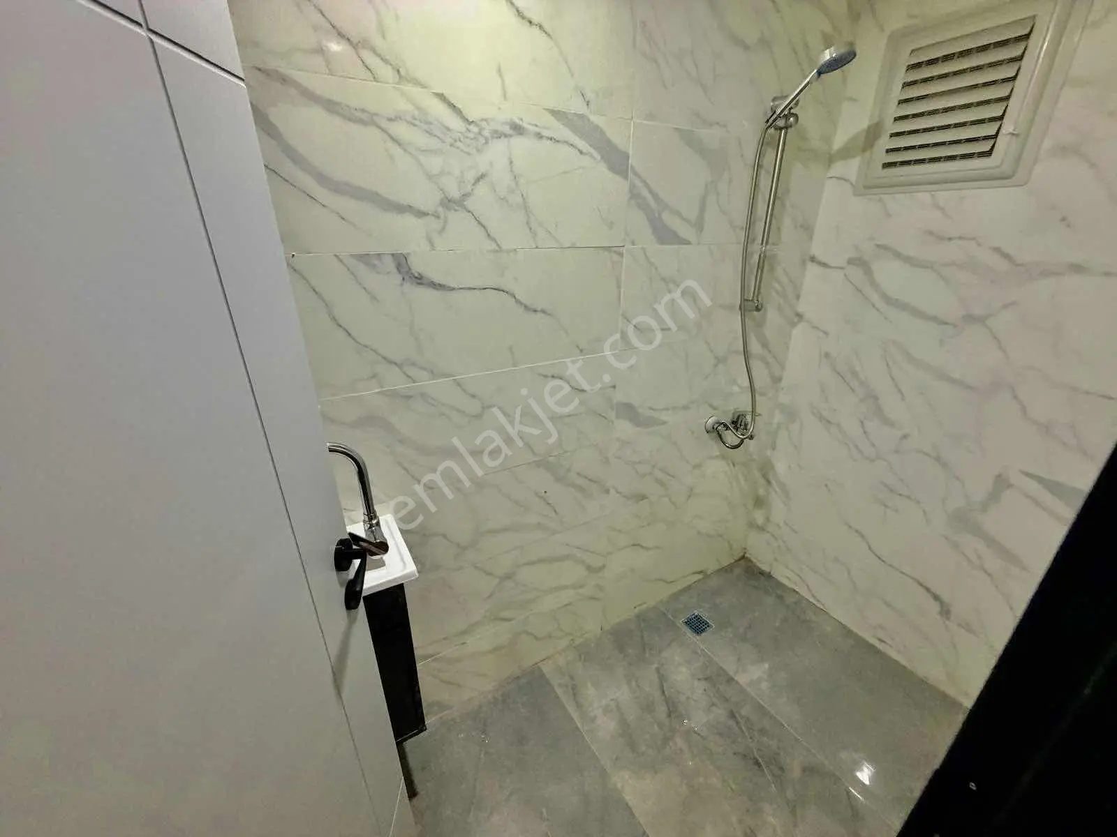 Avantaj'dan Şahapgürler'de Site İçi Katta Ful Yapılı 4+1 Daire!! — fotoğraf 25