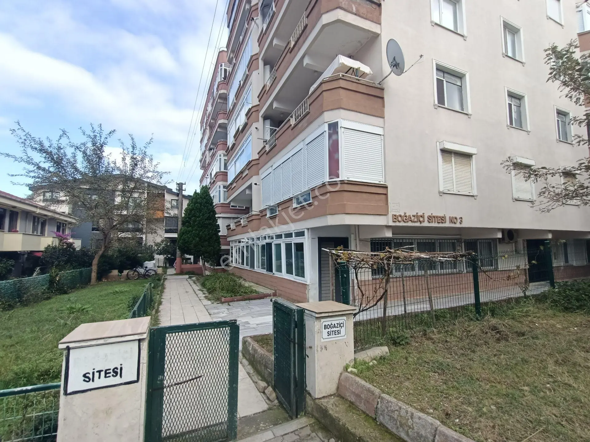 Yasemin Emlaktan Çınarcık Giriş Kat 1+1 Daire