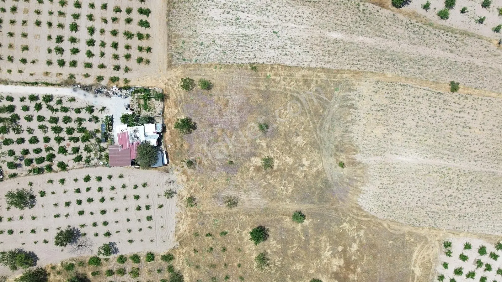 Uçhisar İniksi'nde 2.360 M² Yatırımlık Satılık Tarla — fotoğraf 8