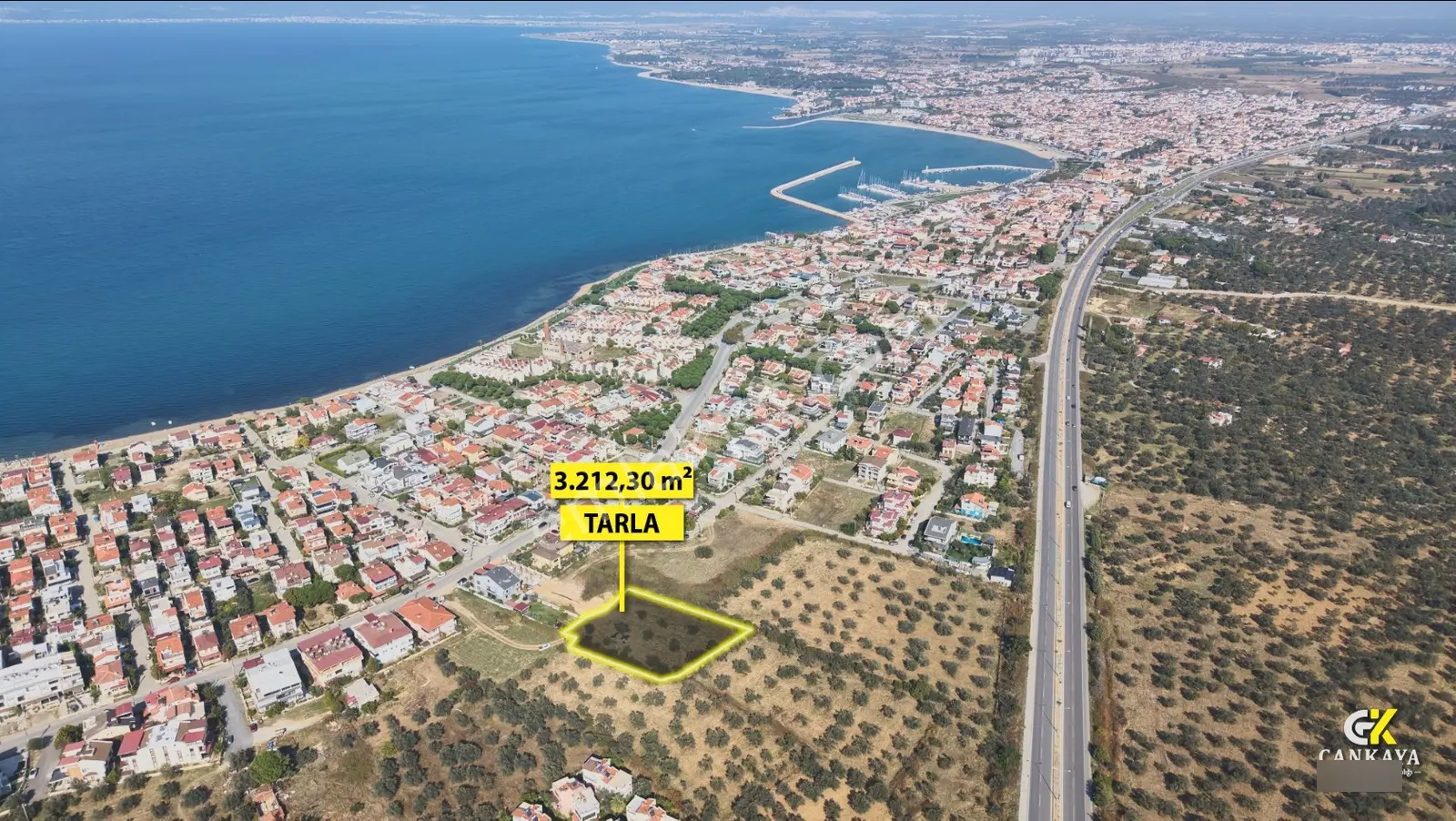 Çankaya'dan İskelede 1/5000 Plan İçinde Satılık Tarla — fotoğraf 2