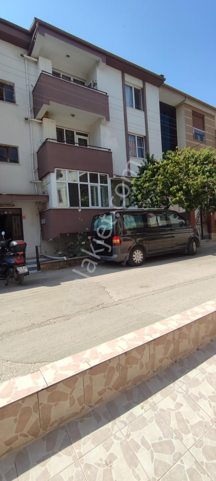 Plevne Mah.de Ara Kat Satılık 3+1 125 M2 Daire — fotoğraf 3
