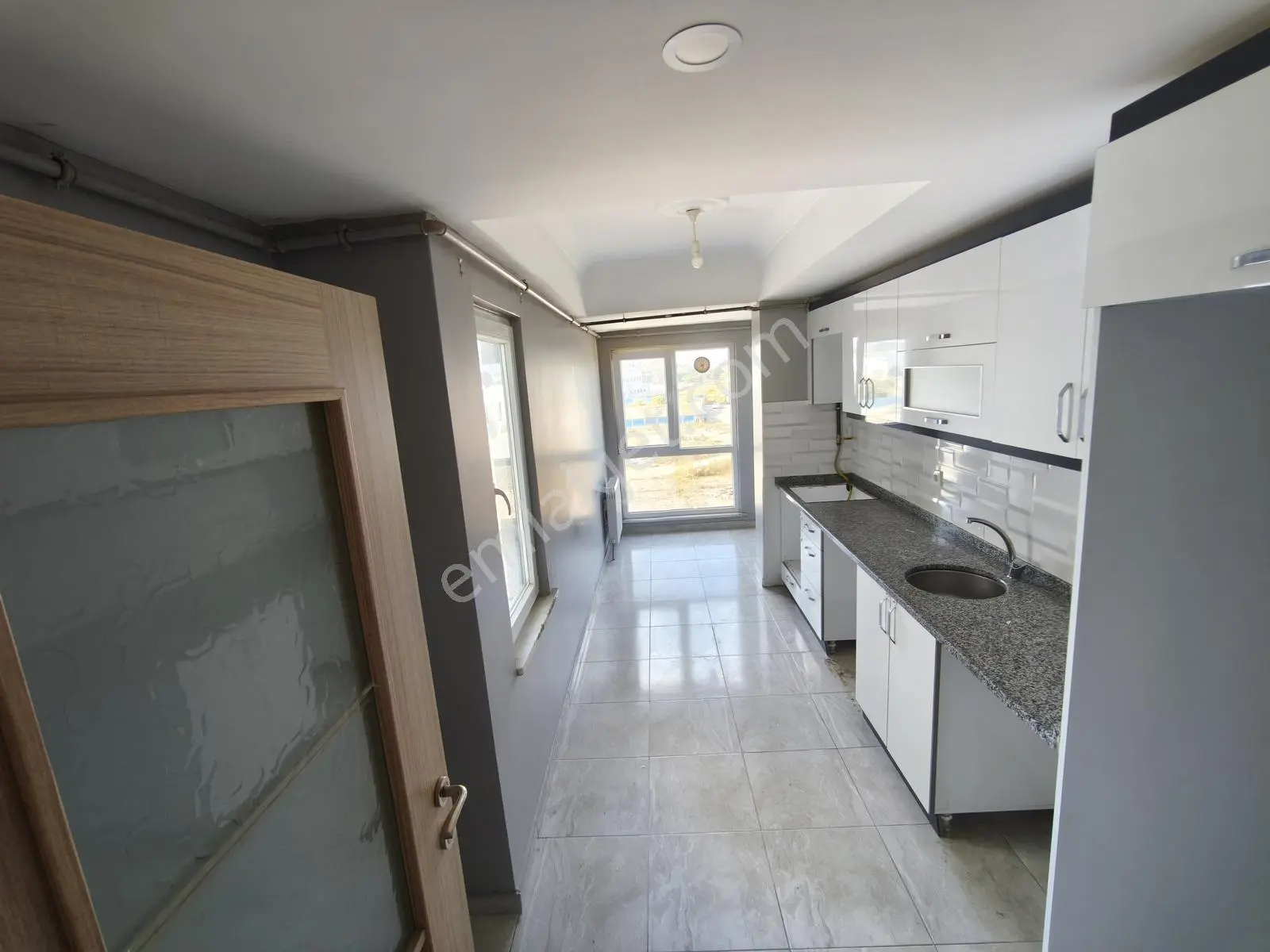 Sultanbeyli'de Eminevime Uygun Satılık 3+1 Boş & Geniş & Arakat — fotoğraf 10