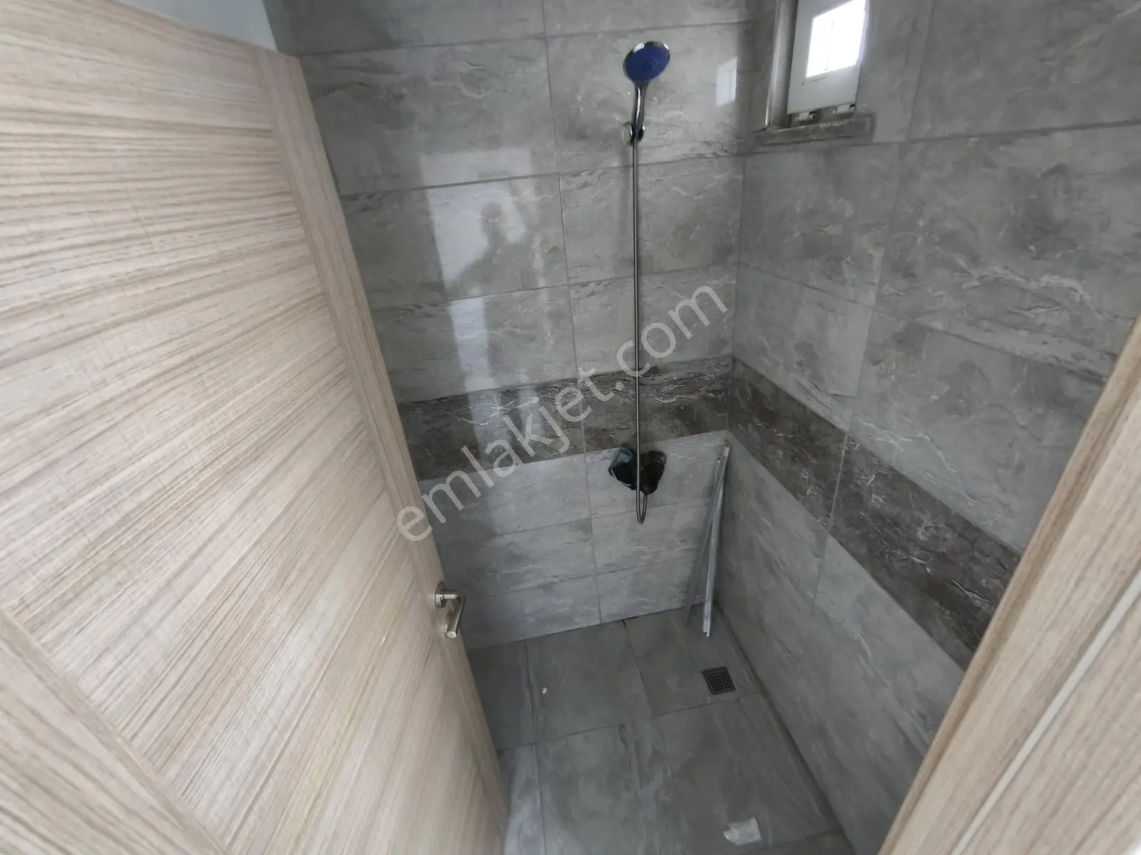Sultanbeyli'de Eminevime Uygun Satılık 3+1 Boş & Geniş & Arakat — fotoğraf 17