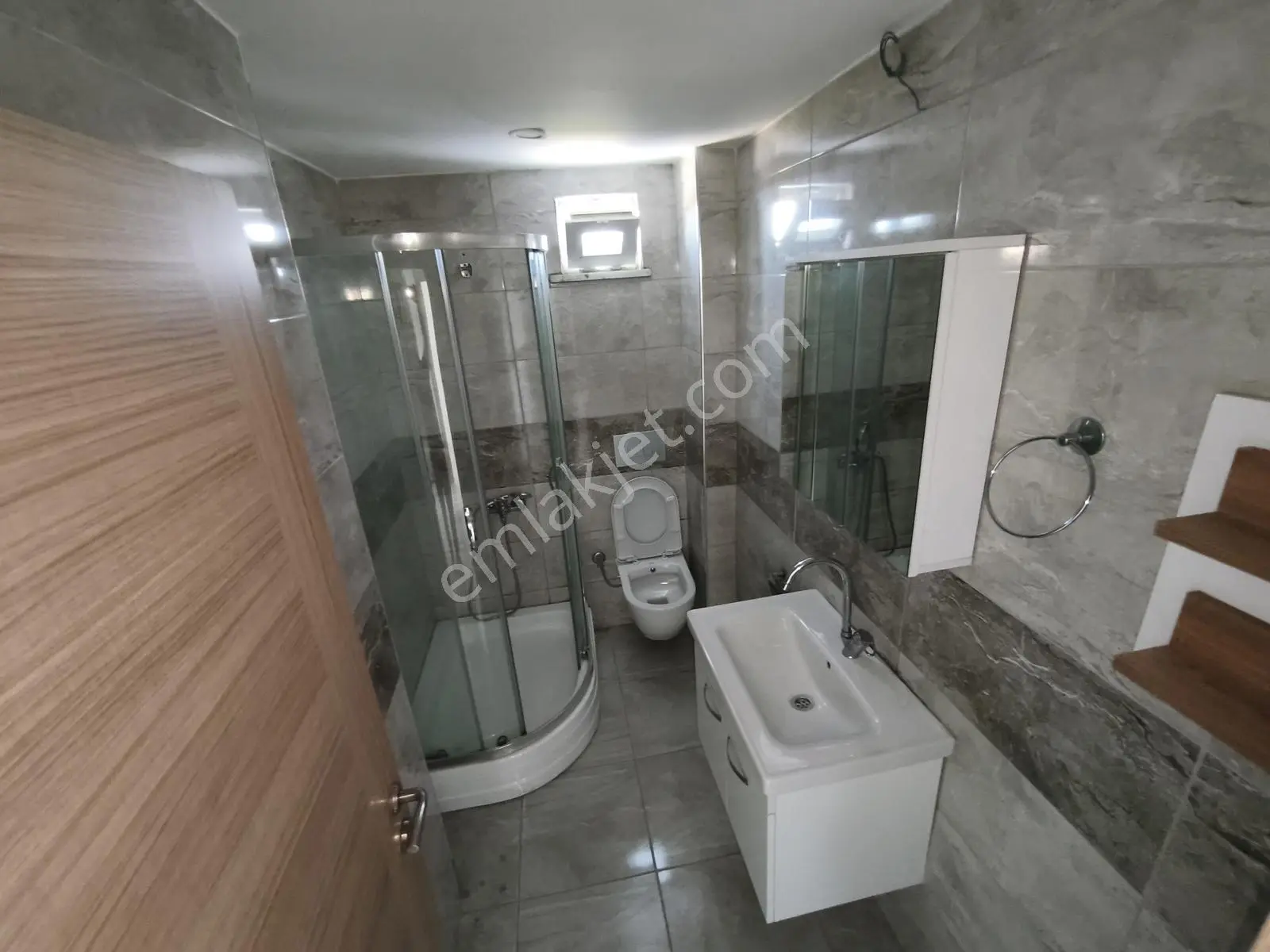 Sultanbeyli'de Eminevime Uygun Satılık 3+1 Boş & Geniş & Arakat — fotoğraf 24