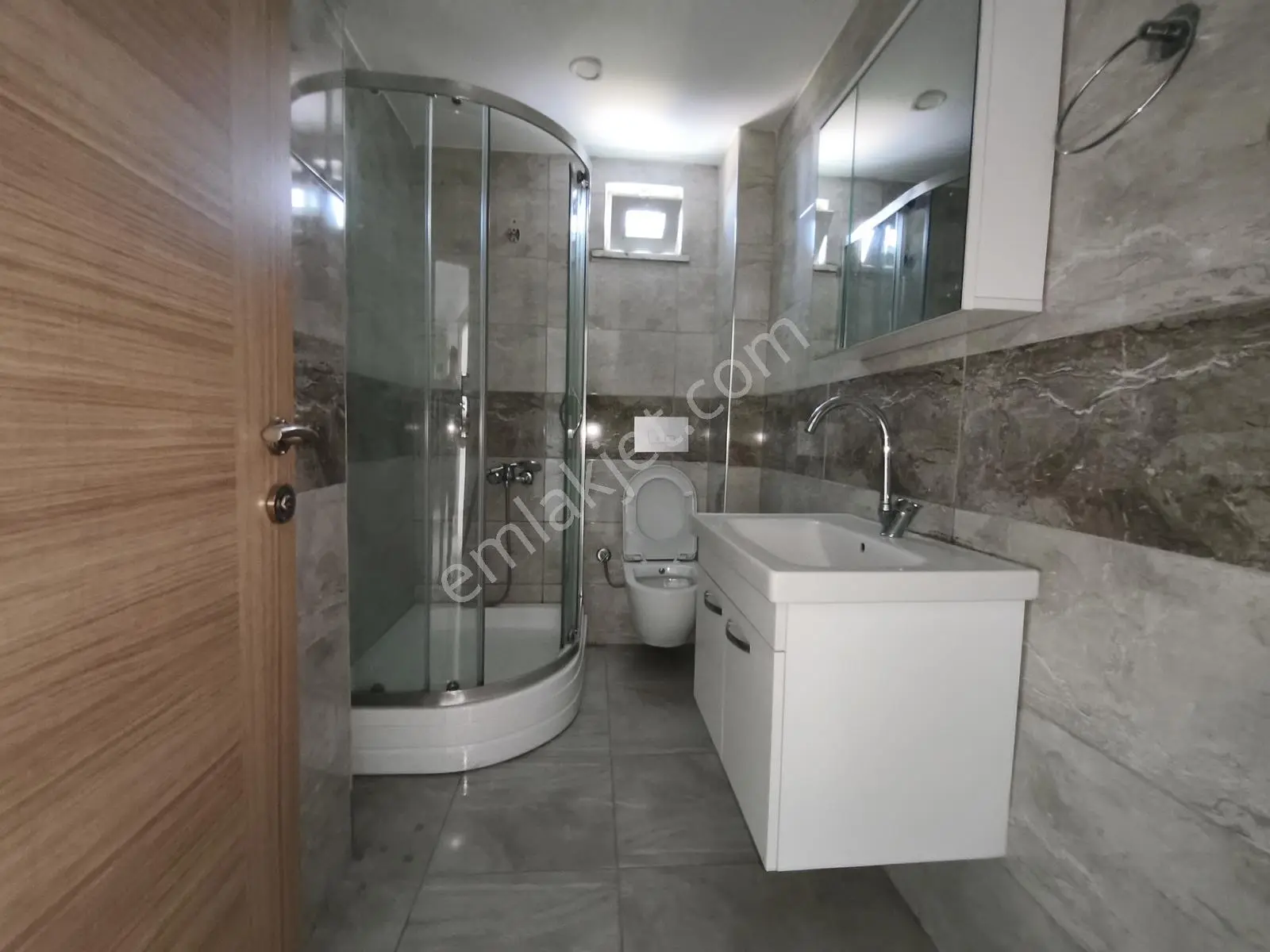 Sultanbeyli'de Eminevime Uygun Satılık 3+1 Boş & Geniş & Arakat — fotoğraf 25