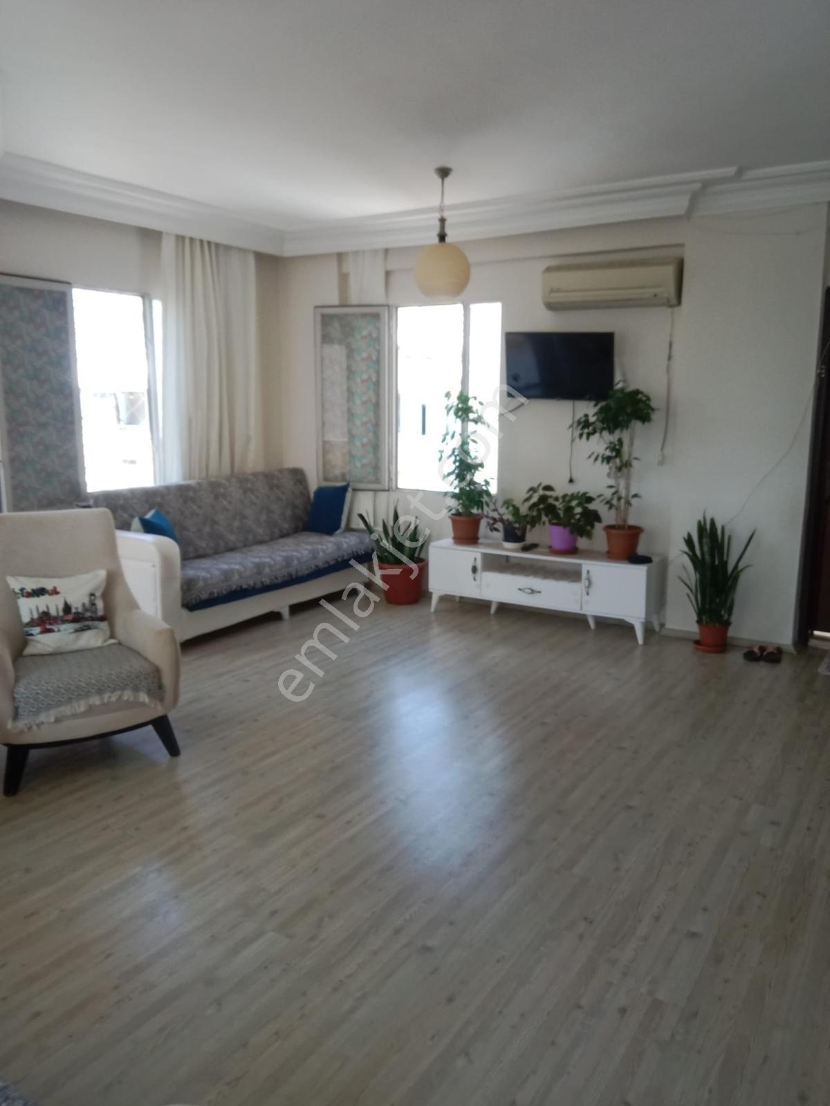 Ergünden Mezitli Akdenizde Deniz Manzaralı Satılık 2+1 Daire — fotoğraf 2