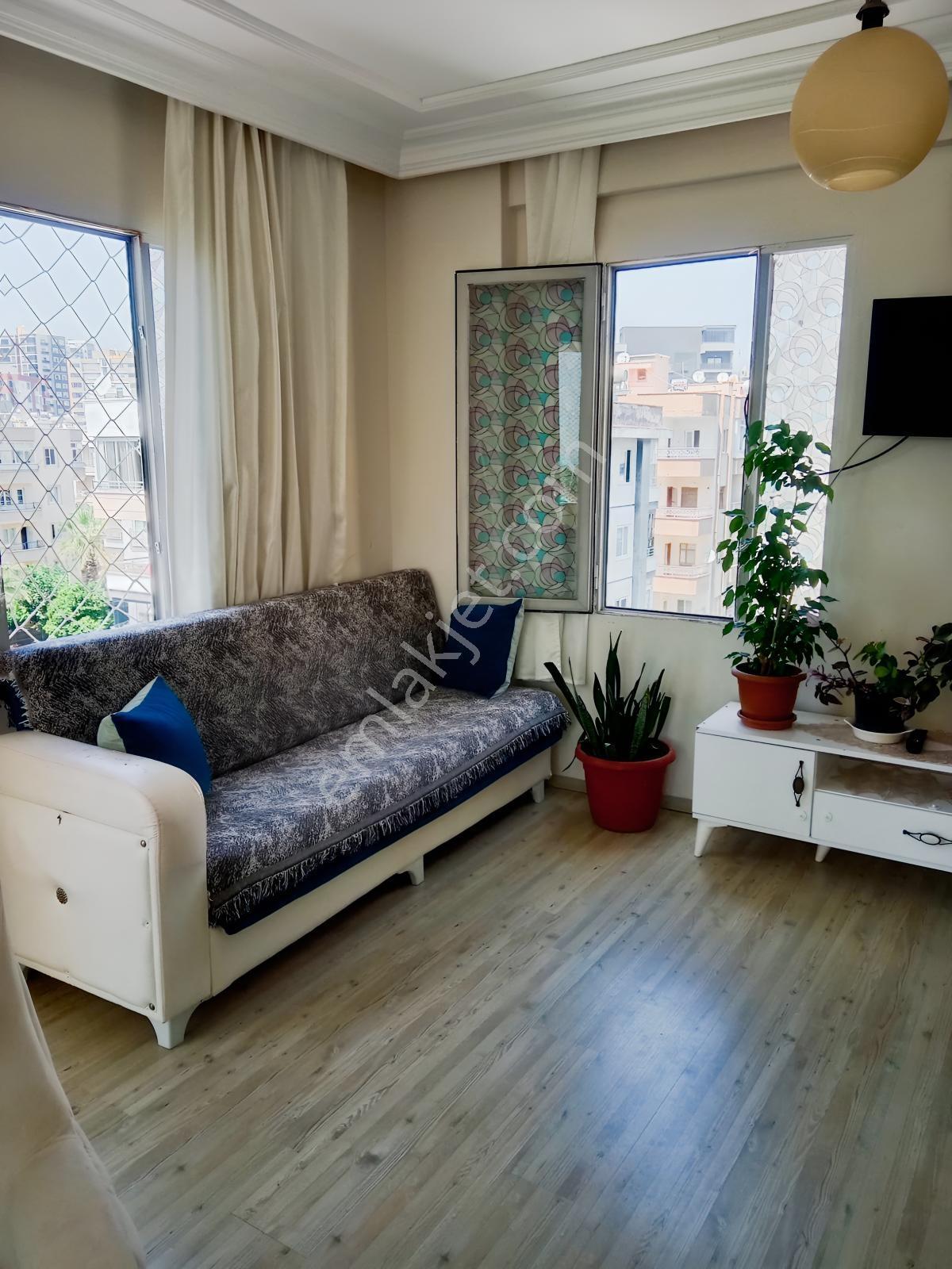 Ergünden Mezitli Akdenizde Deniz Manzaralı Satılık 2+1 Daire — fotoğraf 3