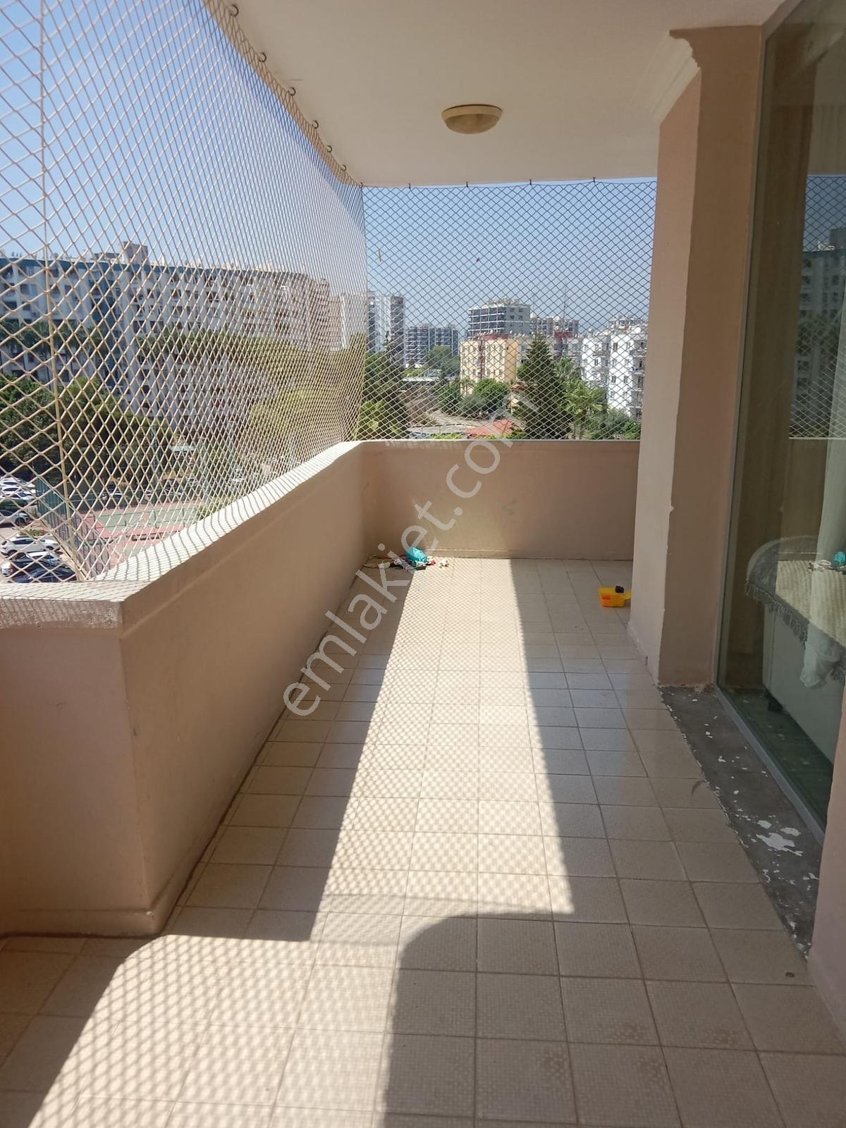 Ergünden Mezitli Akdenizde Deniz Manzaralı Satılık 2+1 Daire — fotoğraf 11