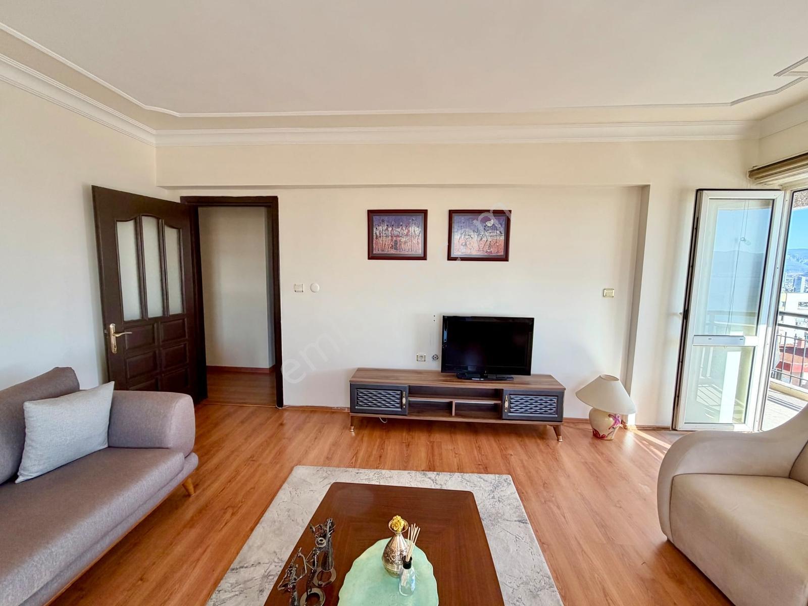 17 İzmir 75. Yıl Mahallesi Bizim Tepe Sitesi 3+1 Satılık Daire — fotoğraf 4