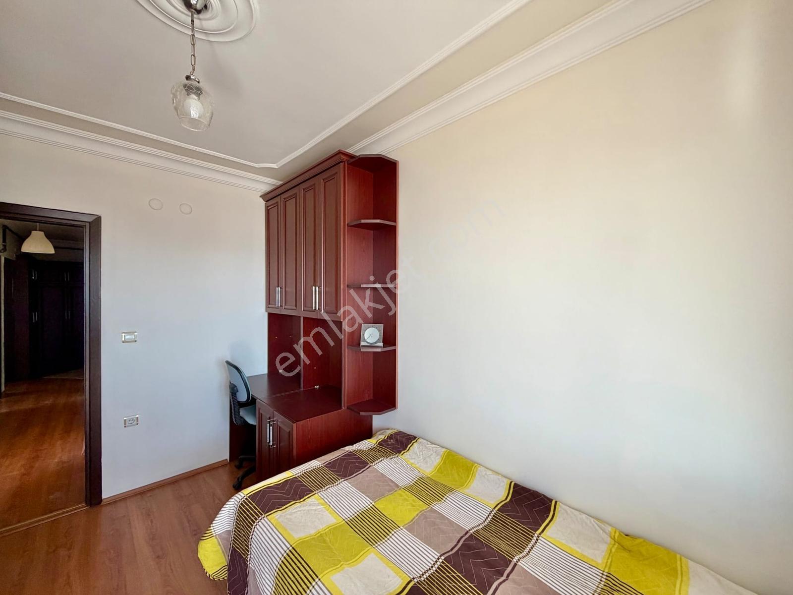 17 İzmir 75. Yıl Mahallesi Bizim Tepe Sitesi 3+1 Satılık Daire — fotoğraf 11