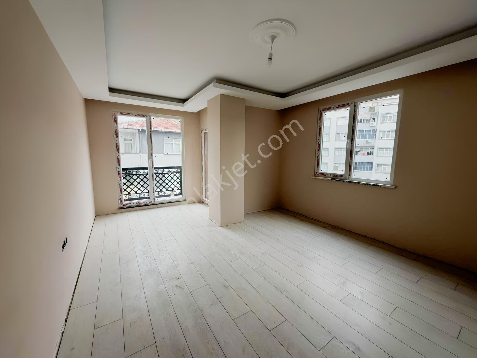 Sultanbeylide Metroya 300 Metre Mesafede 2+1 Satılık Daire — fotoğraf 2