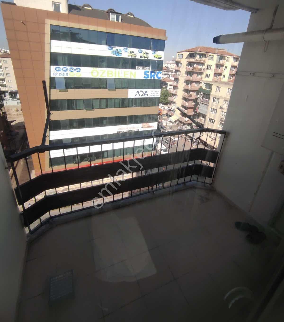 Denizli De Cadde Üzerinde 2+1 Fırsat Satılık Arakat Daire — fotoğraf 3