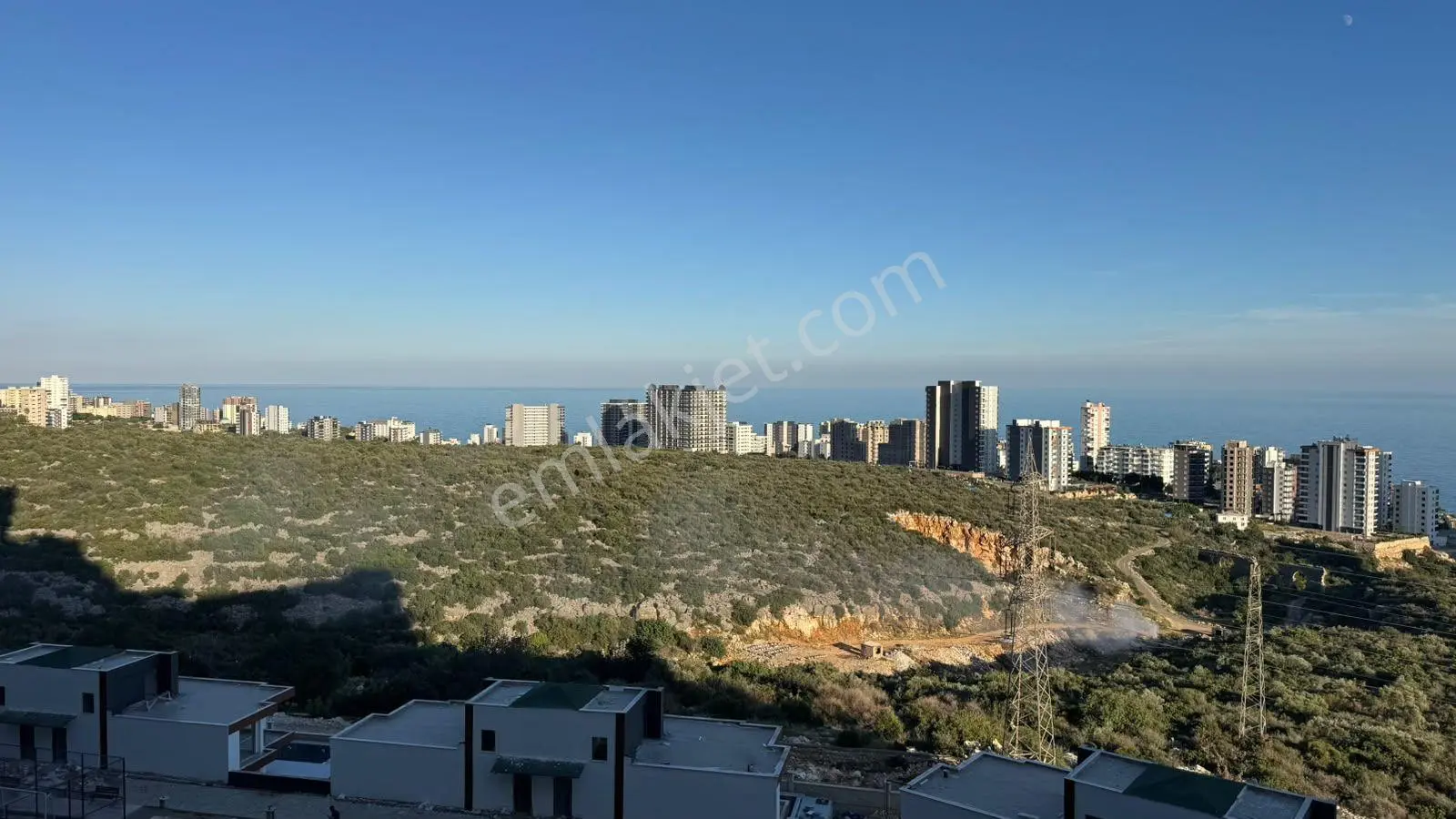 Mersin Ayaş'ta Deniz Manzaralı Satılık 1+1 Daire — fotoğraf 3