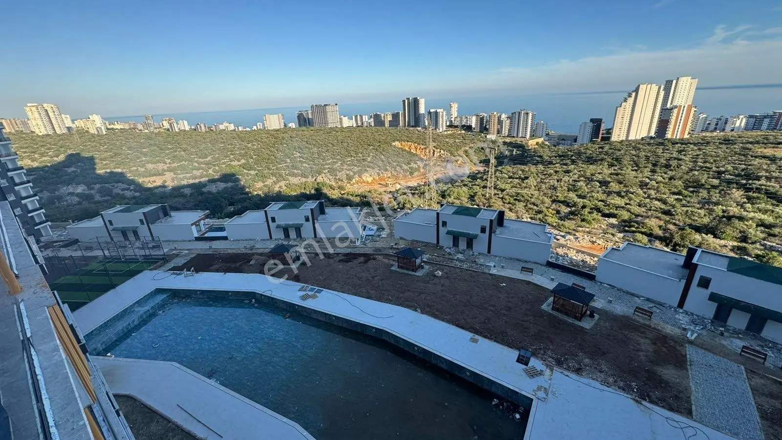 Mersin Ayaş'ta Deniz Manzaralı Satılık 1+1 Daire — fotoğraf 5