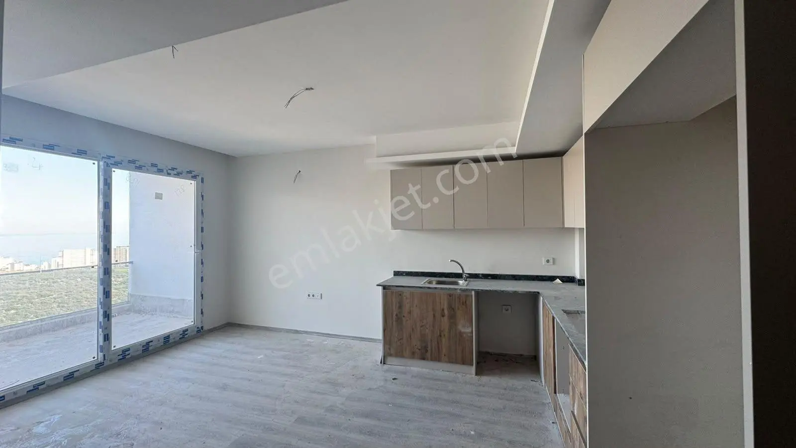 Mersin Ayaş'ta Deniz Manzaralı Satılık 2+1 Daire — fotoğraf 3