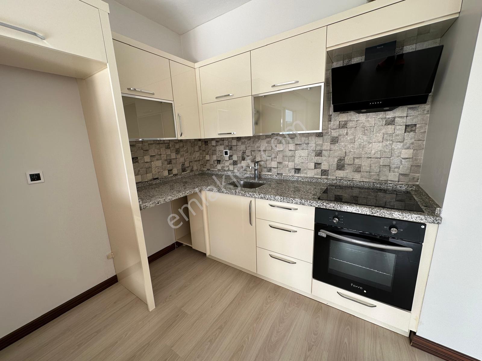 Alacaatlıda 2+1 | 9. Kat | 3 Cepheli (doğu-batı-güney) | Balkon — fotoğraf 6