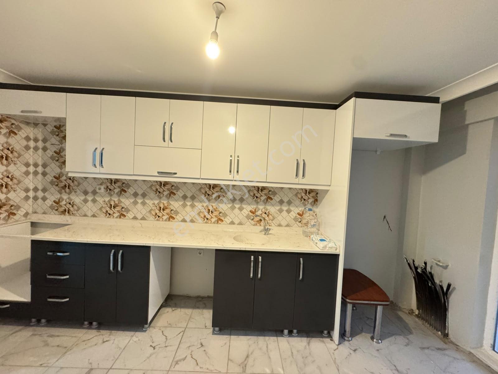 Lider Emlak'tan Ön Cephe 3. Kat Caddede Satılık Daire — fotoğraf 8