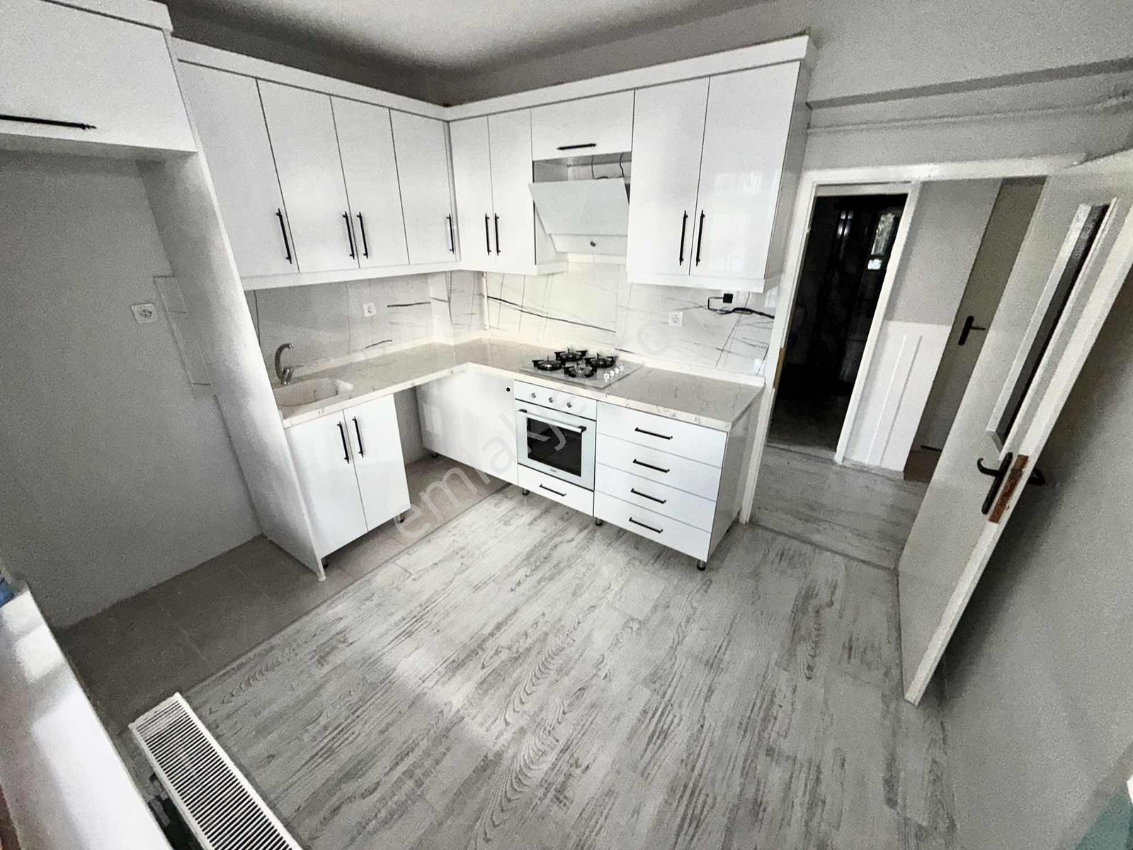 19 Mayıs Cadde Üzeri Full Yapılı Balkonlu 3+1 Kaçmaz!