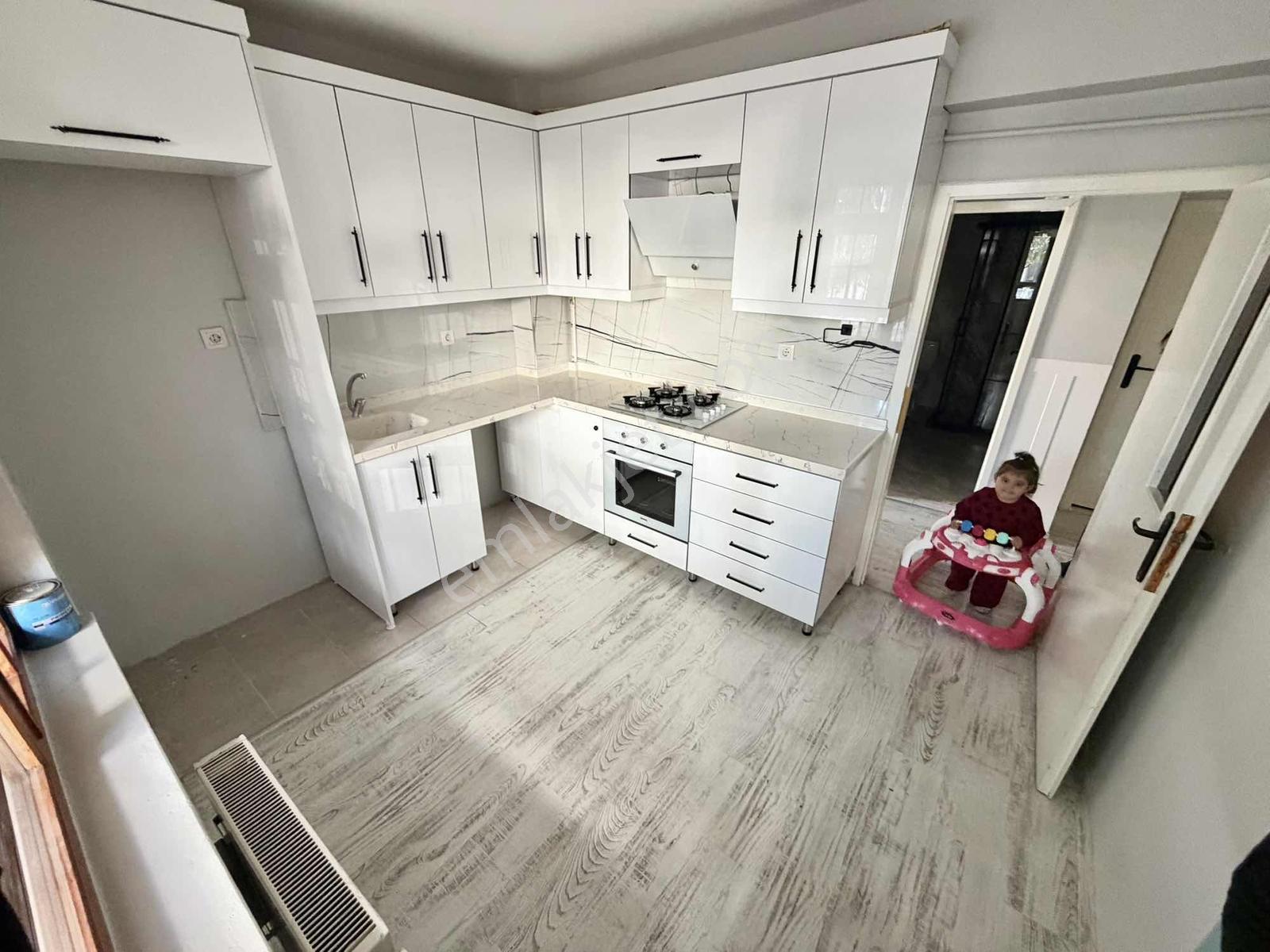 19 Mayıs Cadde Üzeri Full Yapılı Balkonlu 3+1 Kaçmaz! — fotoğraf 2