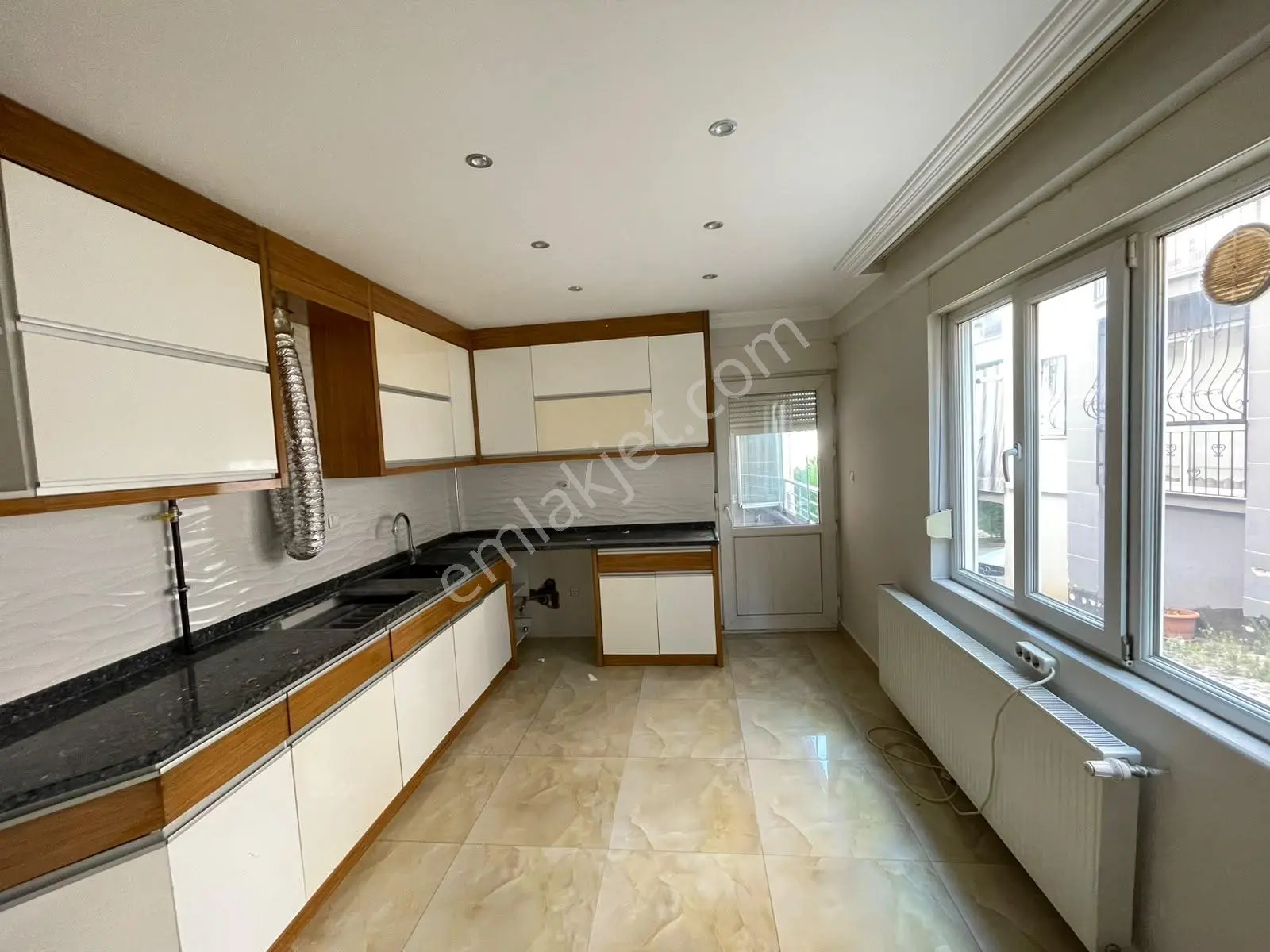 Bağbaşı Yeniyol Üstünde Satılık 3+1 200 M2 Daire Kaçırmayın.! — fotoğraf 12