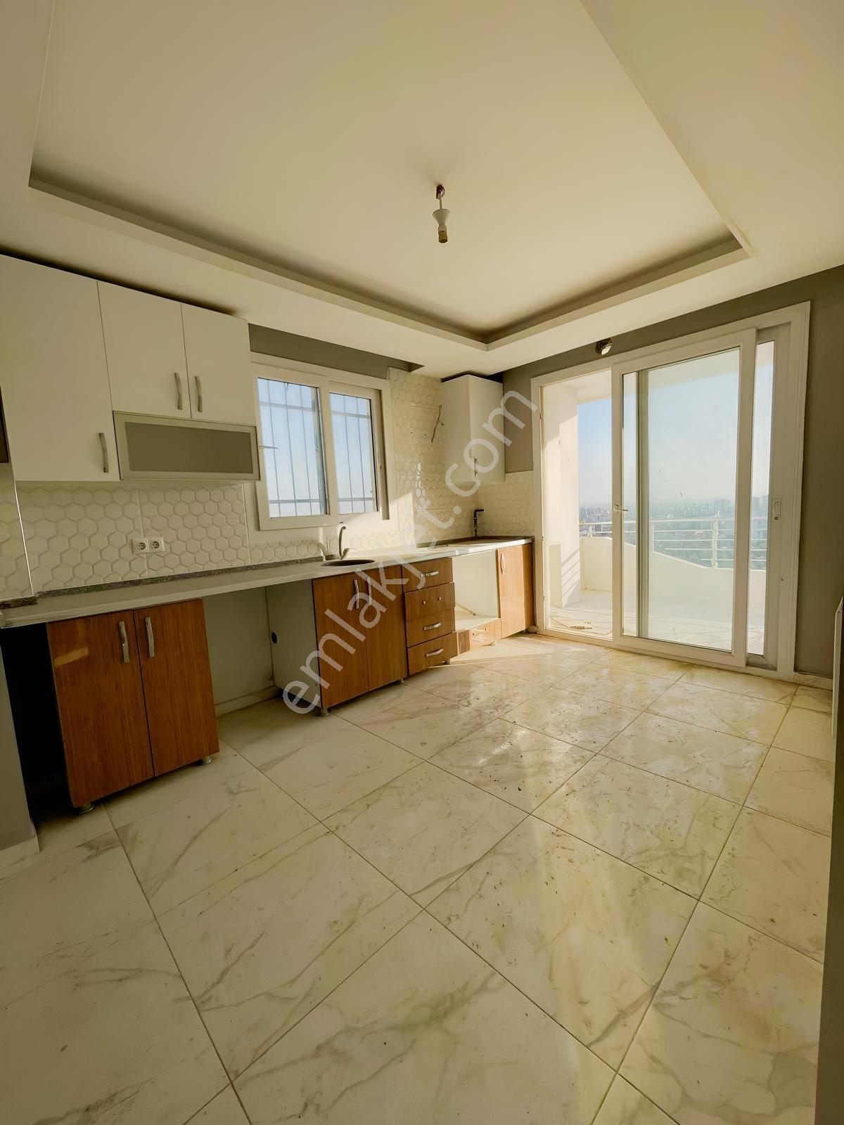 Bulvar~üzeri~3+1~k.mutfak~geniş~oturumlu~cazip~daire~ — fotoğraf 2