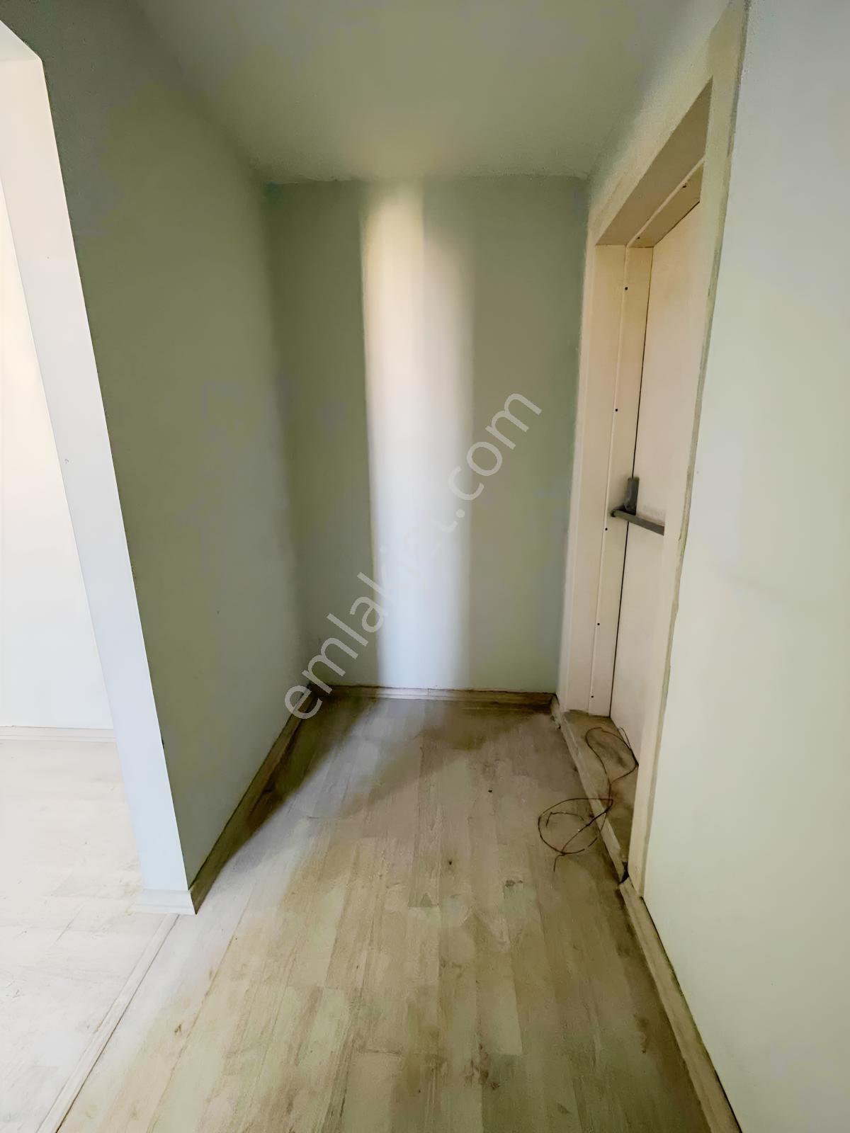 Bulvar~üzeri~3+1~k.mutfak~geniş~oturumlu~cazip~daire~ — fotoğraf 22