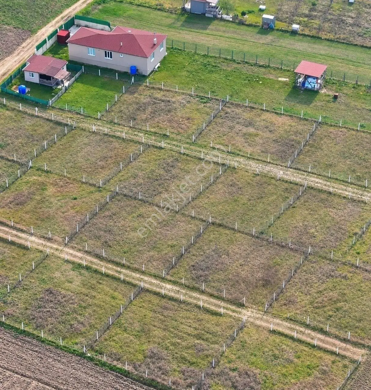 Tekirdağ Saray Yuvalı Mahallesi’nde 250 M2 Satılık İmarlı Arsa — fotoğraf 2