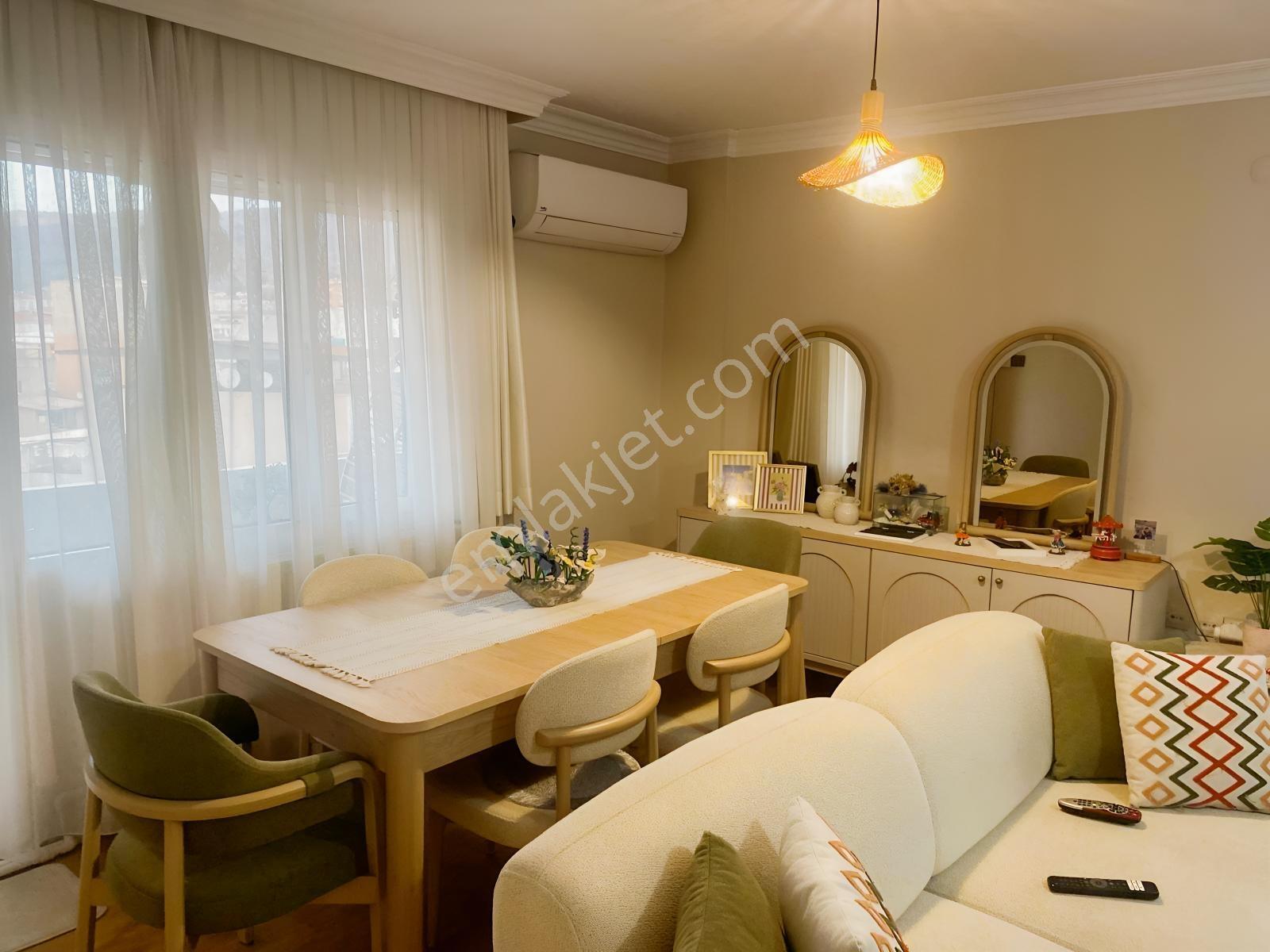Postacılar Da Büyük Park Yakını Bakımlı 3+1 Satılık Daire — fotoğraf 3