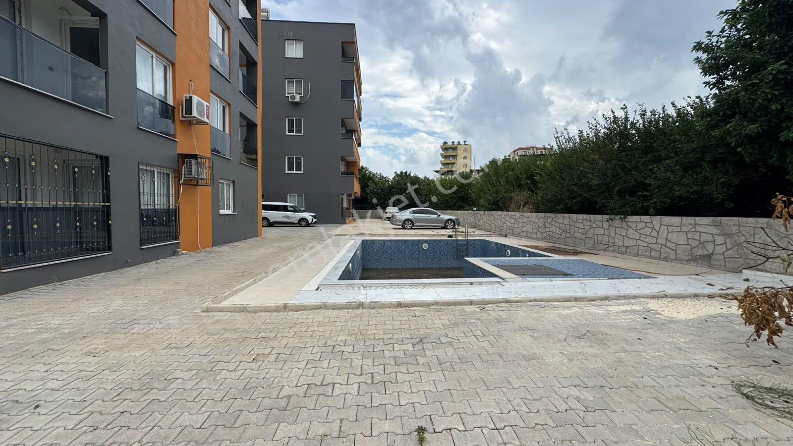 Mersin Tırtar'da Havuzlu Sitede Satılık 1+1 Daire — fotoğraf 2
