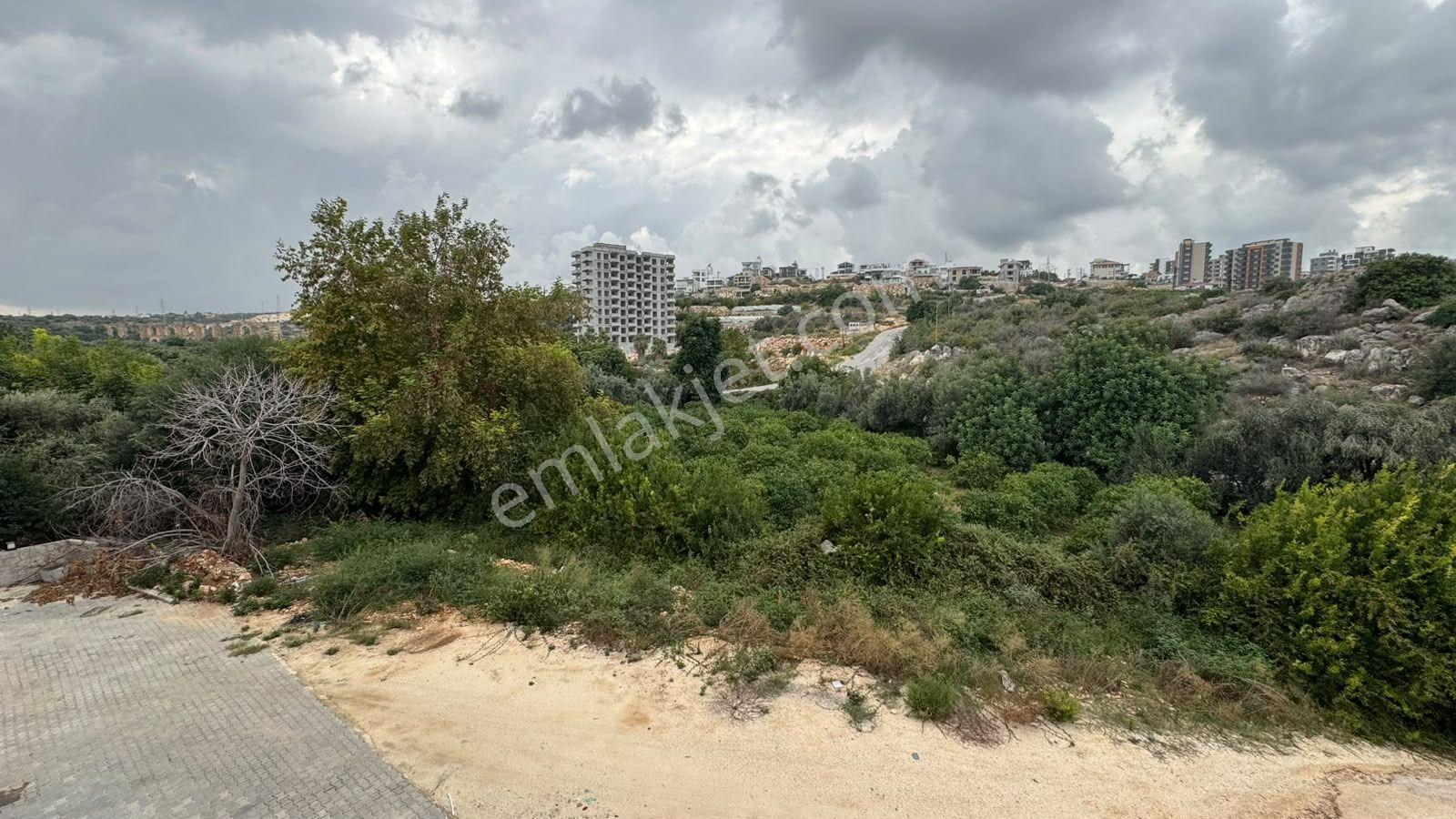 Mersin Tırtar'da Havuzlu Sitede Satılık 1+1 Daire — fotoğraf 8