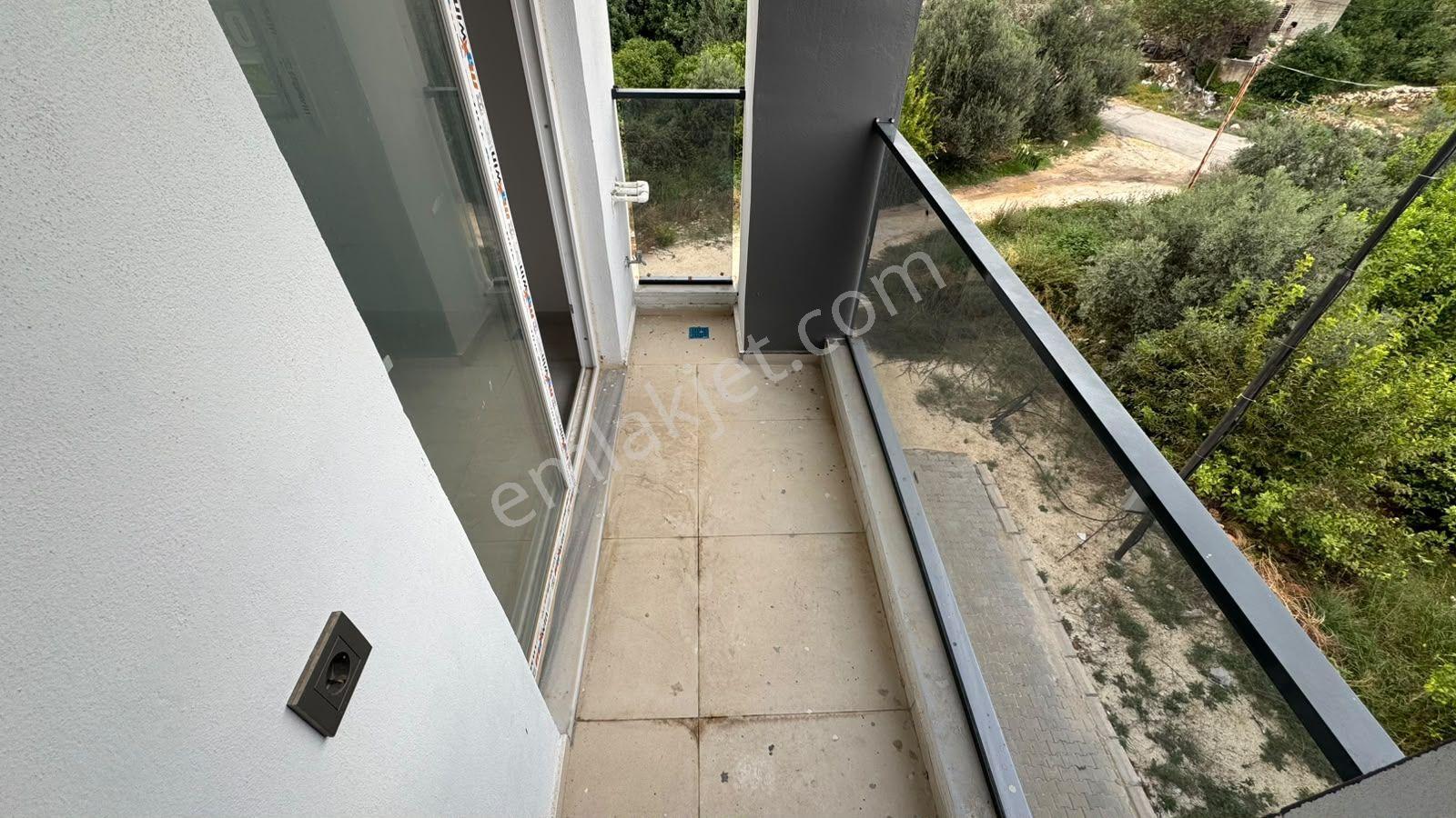 Mersin Tırtar'da Havuzlu Sitede Satılık 1+1 Daire — fotoğraf 10