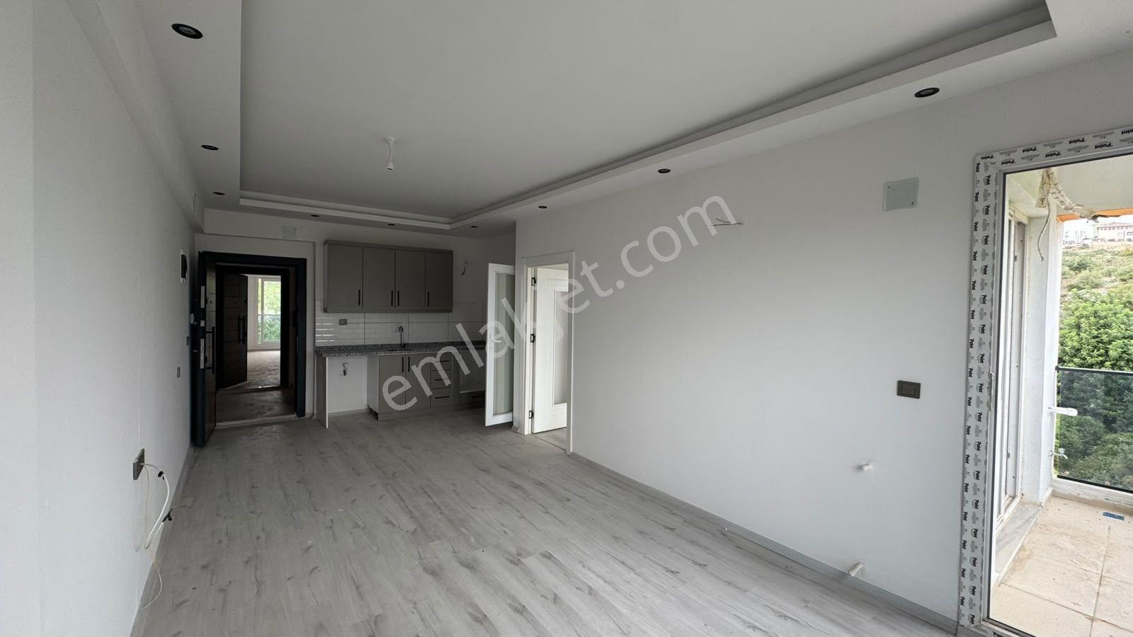 Mersin Tırtar'da Havuzlu Sitede Satılık 1+1 Daire — fotoğraf 14