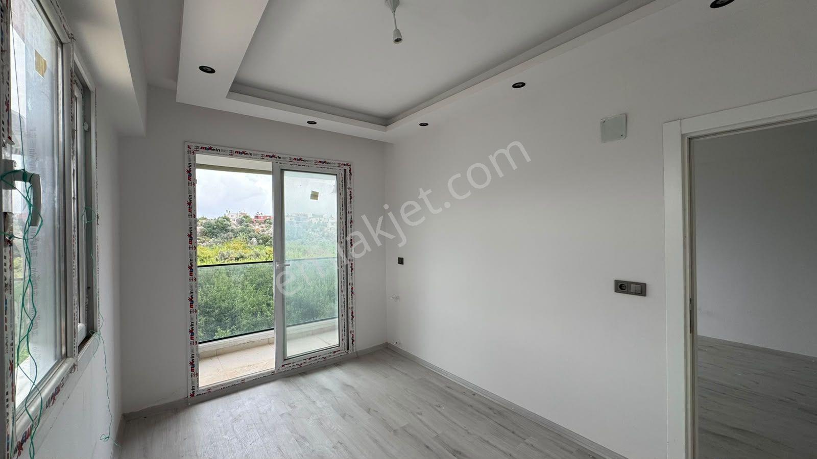 Mersin Tırtar'da Havuzlu Sitede Satılık 1+1 Daire — fotoğraf 18
