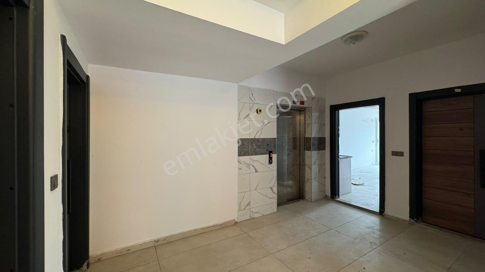 Mersin Tırtar'da Havuzlu Sitede Satılık 1+1 Daire — fotoğraf 23