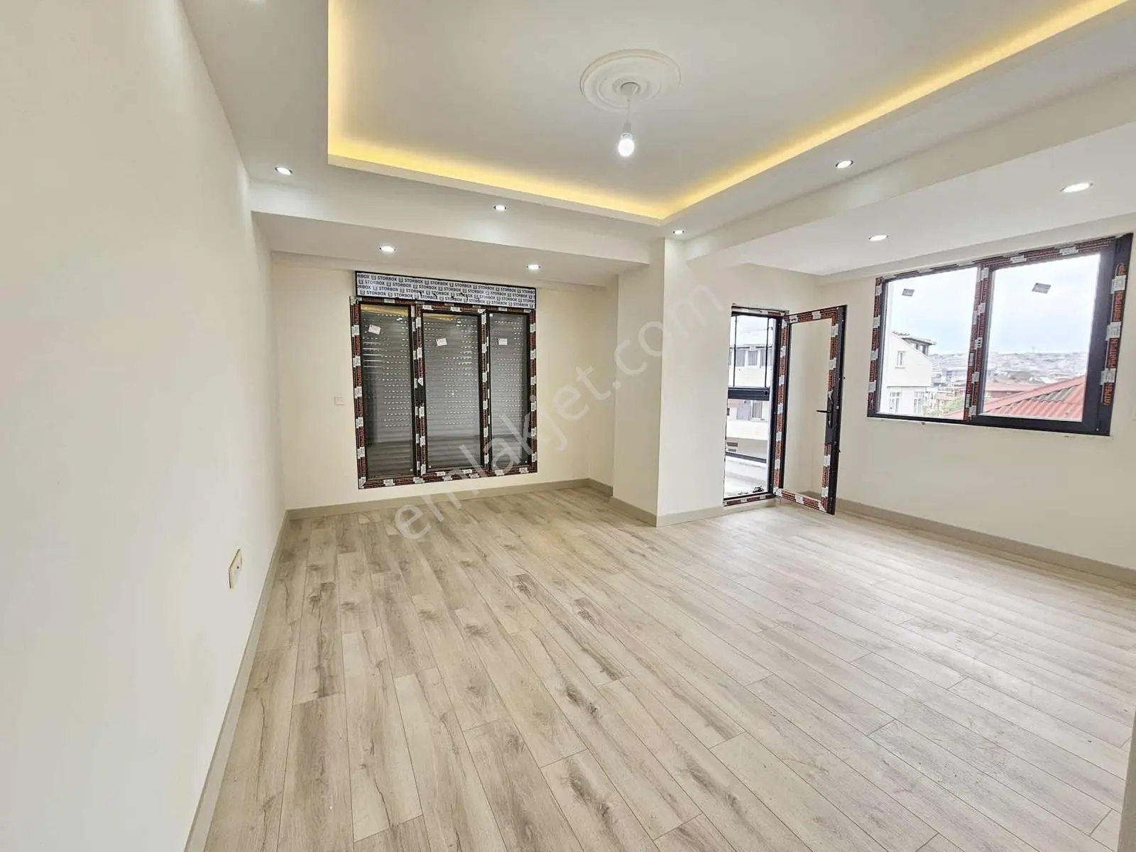 Demir İnşaat Bağlarbaşı Cd Üzerinde Sıfır Lüx Ara Katlar Otopark — fotoğraf 2