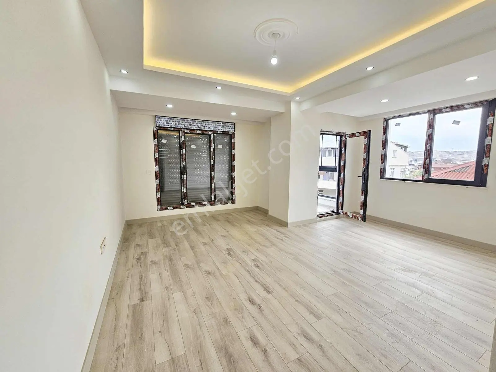 Demir İnşaat Bağlarbaşı Cd Üzerinde Sıfır Lüx Ara Katlar Otopark — fotoğraf 3