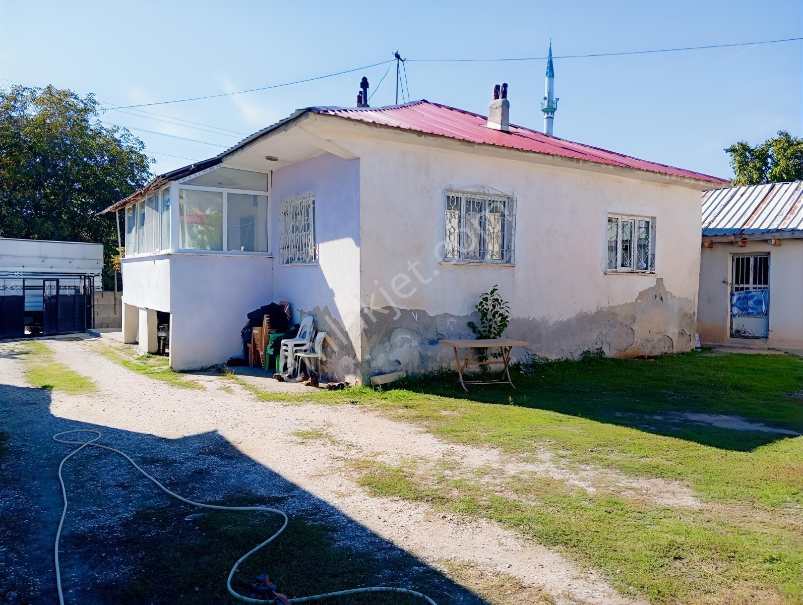 Beyaz Emlak Tan Çukurkuyu Da 1.814m² İçinde 2 Ev Ve 2 Ahırı Olan — fotoğraf 4