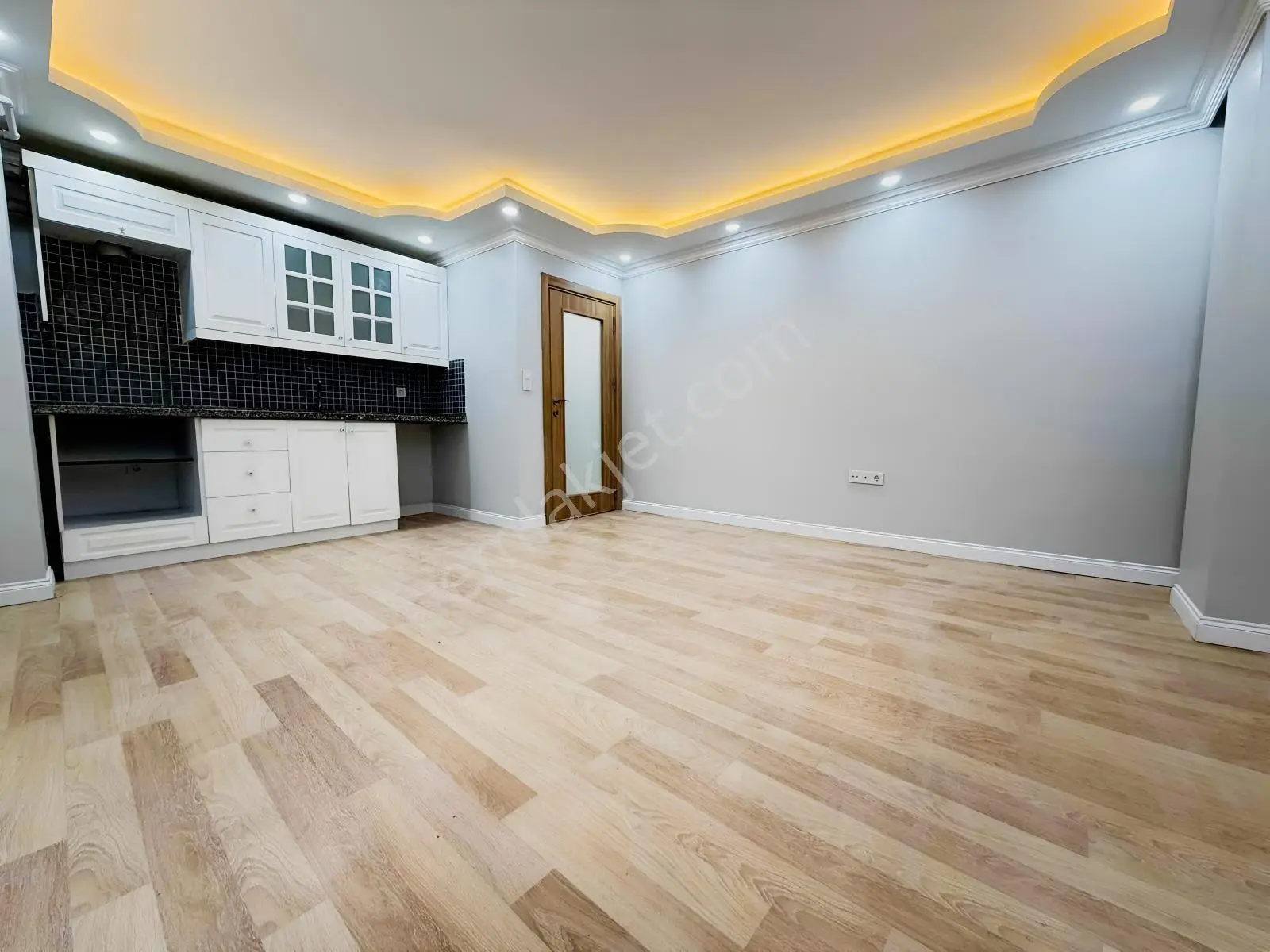 Evalmak'ta Eminevim Vb. Uygun Fiyatlı 2+1(78m2) Balkonlu Y.giriş — fotoğraf 3