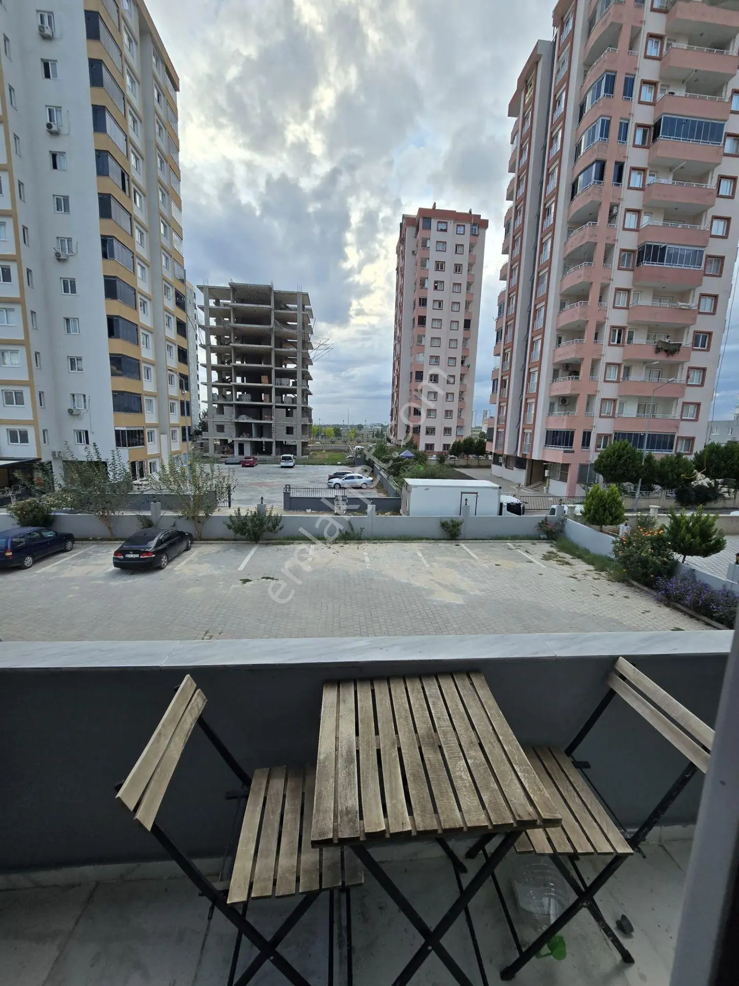 Sarıçam'ın Gözde Lokasyonunda | Ferah Teras Keyfi Olan 1+1 Full Eşyalı Daire — fotoğraf 4