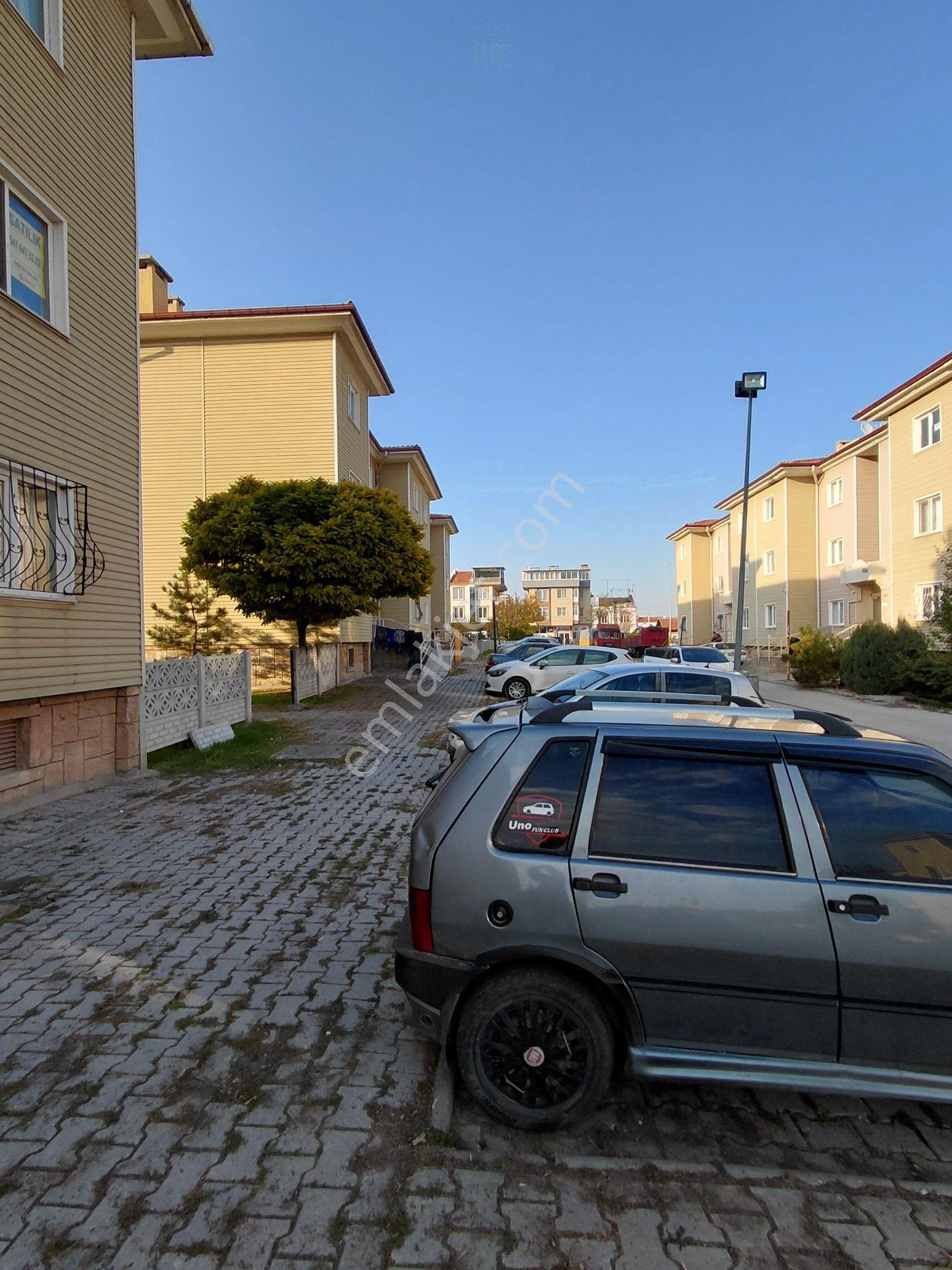 Hoca Ahmet Mah. 2+1 Ful Yapılı, Bahçeli, Güney Cephe 2.950.000 Tl — fotoğraf 3
