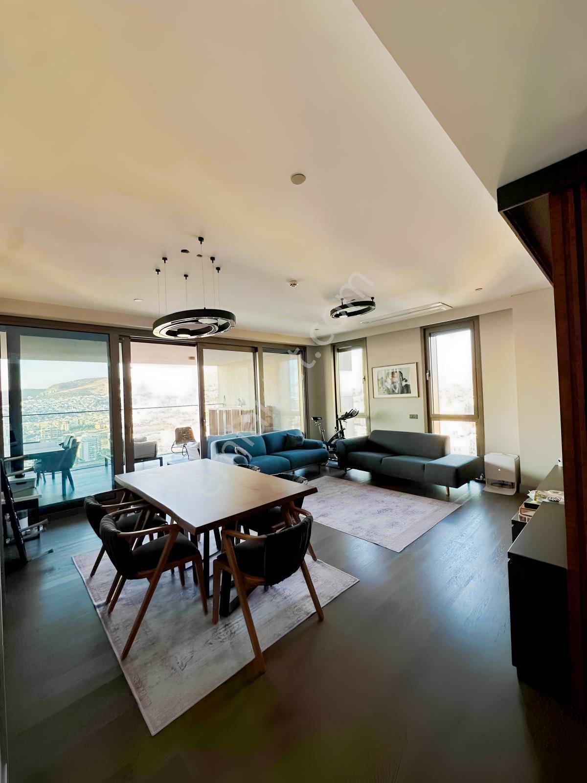 Livin İzmir Satılık Büyük Teraslı Yüksek Kat 2+1 Daire — fotoğraf 2