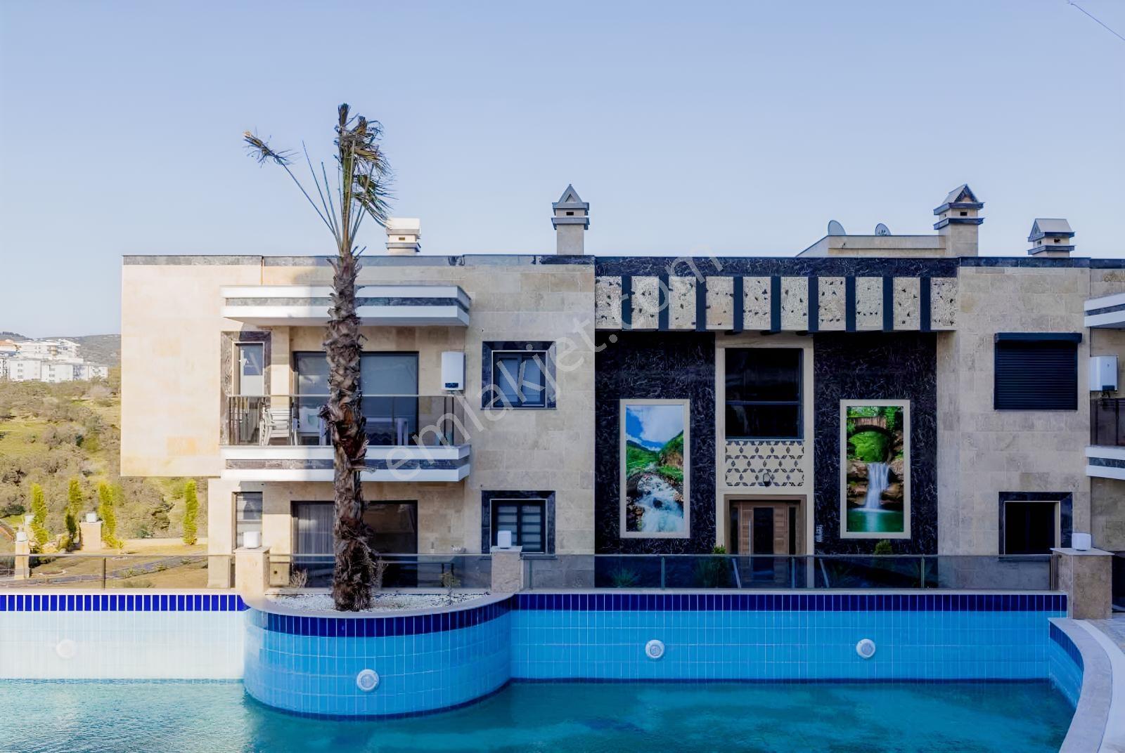 Kuşadası Merkezde Araç Takaslı Lüx 3+1 Daire — fotoğraf 2